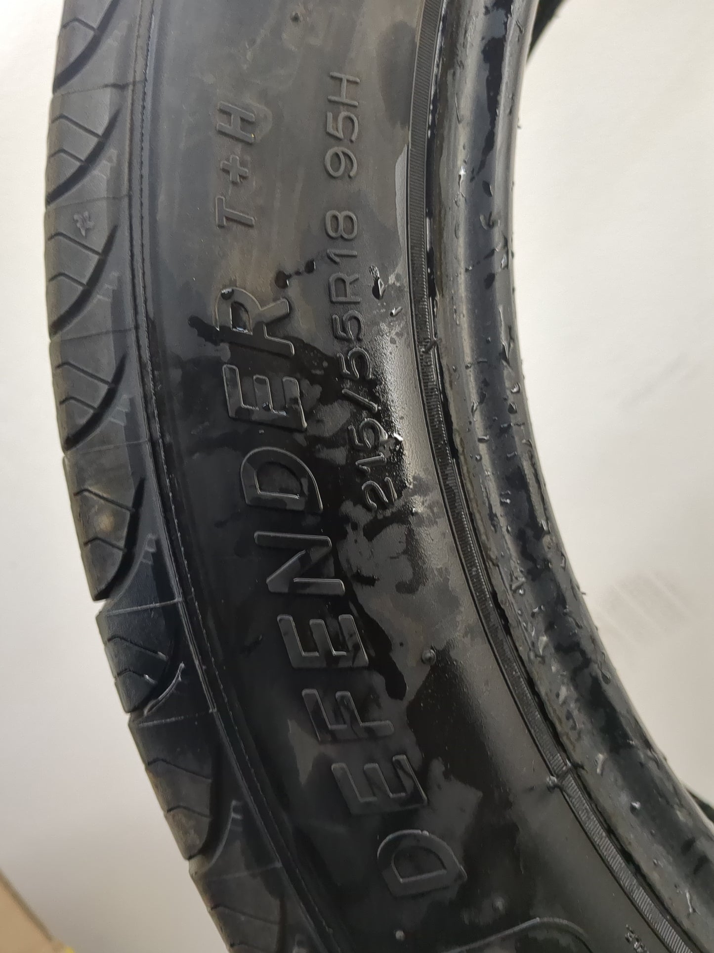 Used Tire 215/55R18 MICHELIN DEFENDER T+H 95H - Tread Depth 8/32 - Oemusedautoparts1.com