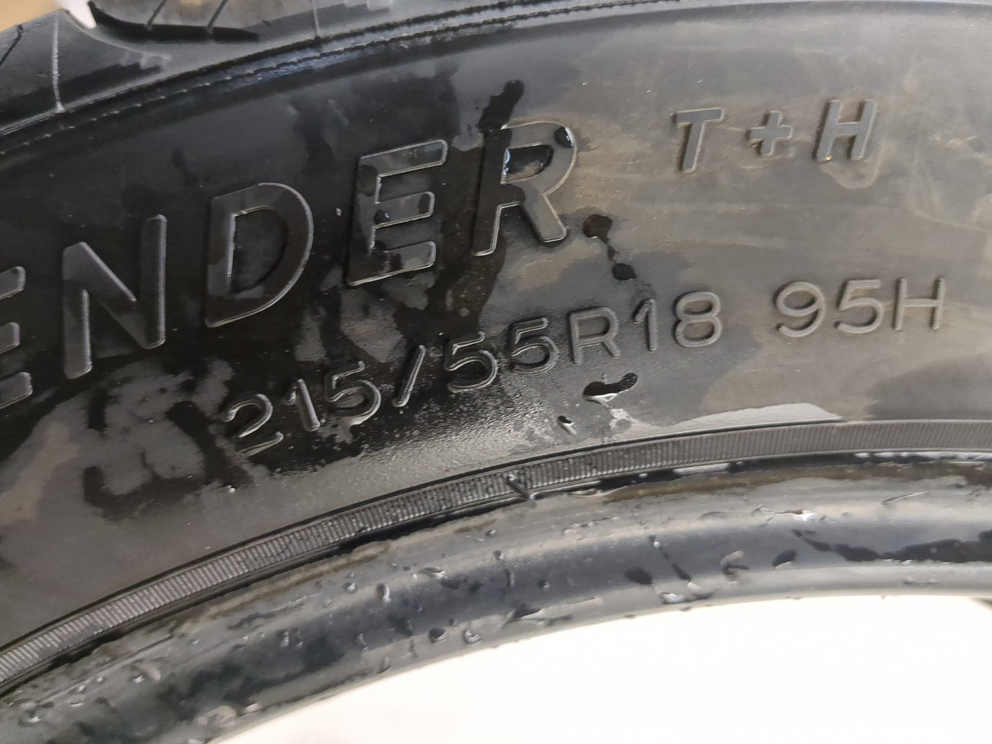 Used Tire 215/55R18 MICHELIN DEFENDER T+H 95H - Tread Depth 8/32 - Oemusedautoparts1.com