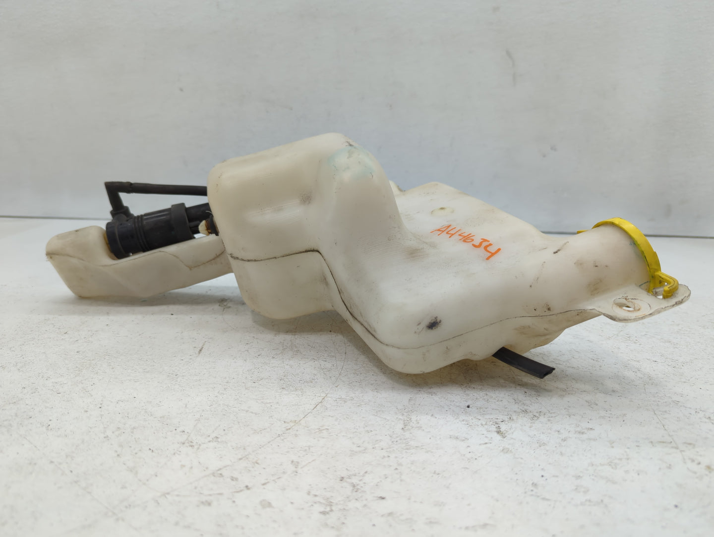 Jeep Compass Windshield Washer Fluid Reservoir Bottle 622777 - Oemusedautoparts1.com