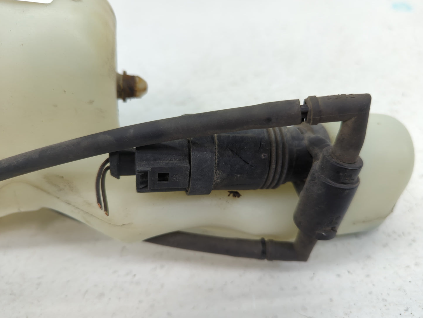 Jeep Compass Windshield Washer Fluid Reservoir Bottle Oem - Oemusedautoparts1.com