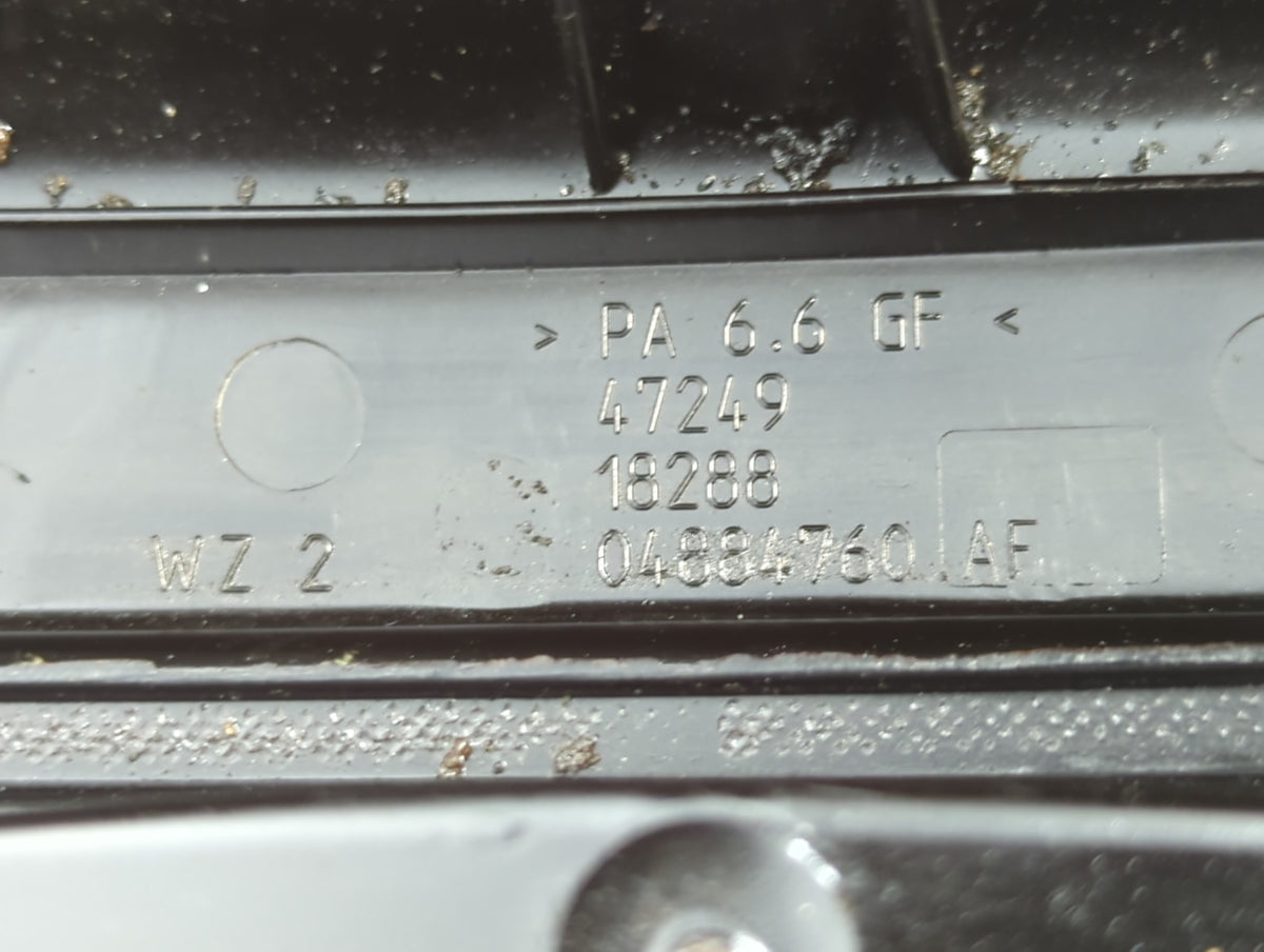 2014 Jeep Compass Passenger Right Cylinder Head Valve Cover P/N:04884760AF Fits OEM Used Auto Parts - Oemusedautoparts1.com