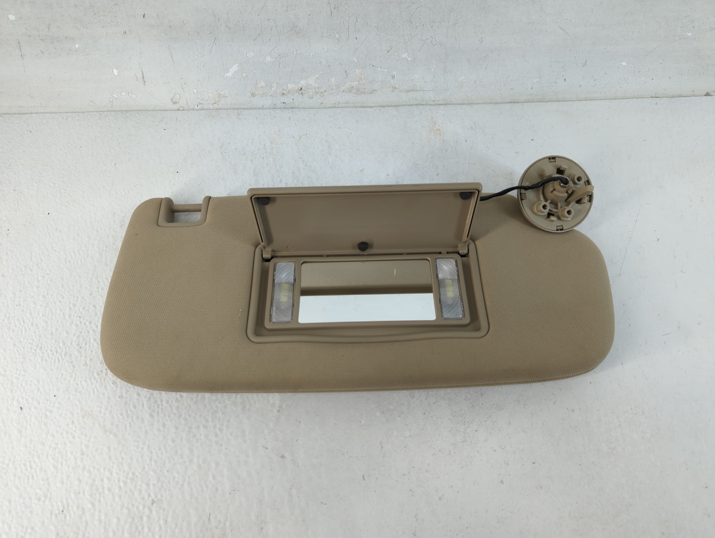 2014-2022 Jeep Grand Cherokee Sun Visor Shade Replacement Passenger Right Mirror Fits OEM Used Auto Parts - Oemusedautoparts