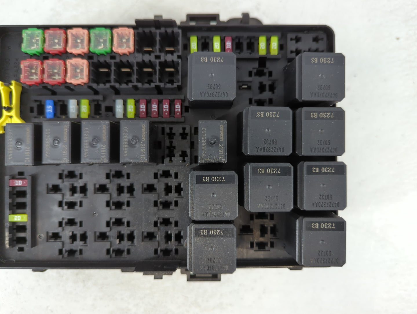 2014 Jeep Grand Cherokee Fusebox Fuse Box Panel Relay Module P/N:P68336810AC Fits OEM Used Auto Parts - Oemusedautoparts1.co