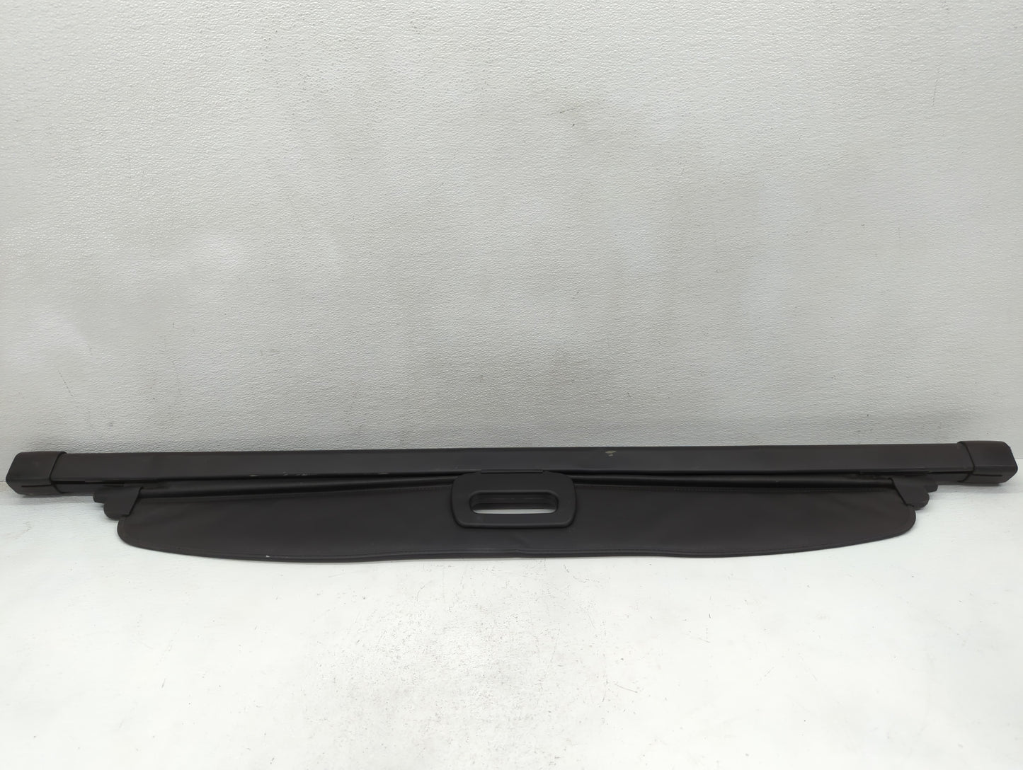 2014 Jeep Grand Cherokee Rear Cargo Cover Storage Retractable Shade - Oemusedautoparts1.com