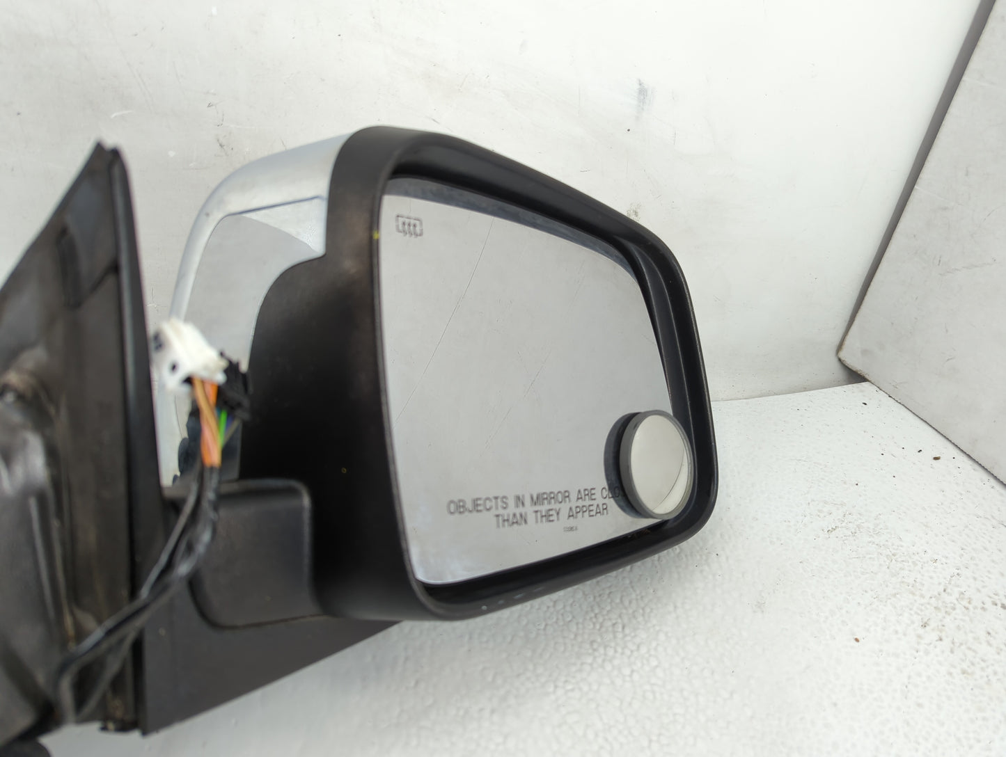 2011 Jeep Grand Cherokee Passenger Right Side View Manual Door Mirror - Oemusedautoparts1.com