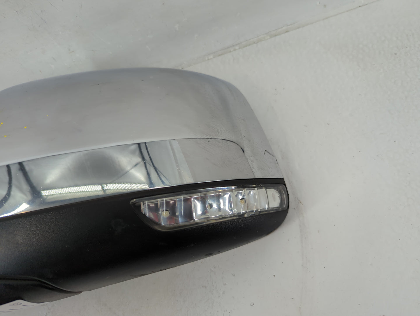 2011-2018 Jeep Grand Cherokee Driver Side View Mirror - Left Door Mirror OEM Used - Oemusedautoparts1.com