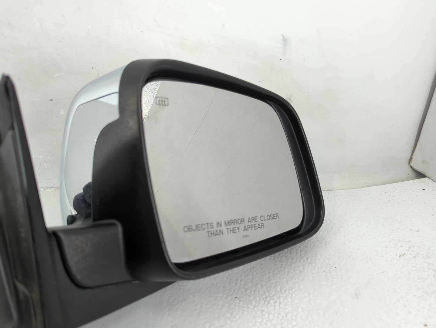 2011-2018 Jeep Grand Cherokee Passenger Side View Mirror - Right Door Mirror OEM Used - Oemusedautoparts1.com