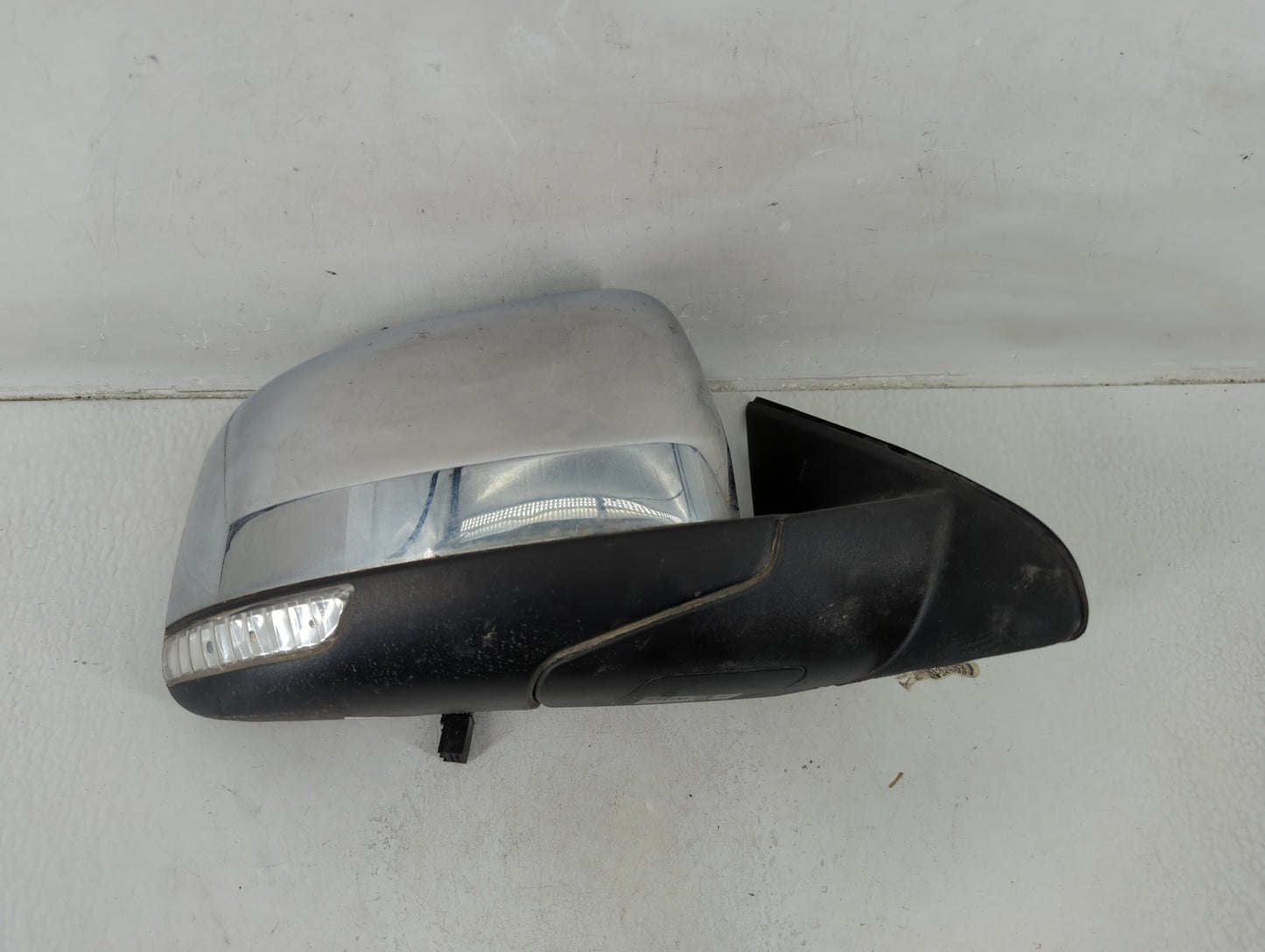 2011-2018 Jeep Grand Cherokee Passenger Side View Mirror - Right Door Mirror OEM Used - Oemusedautoparts1.com
