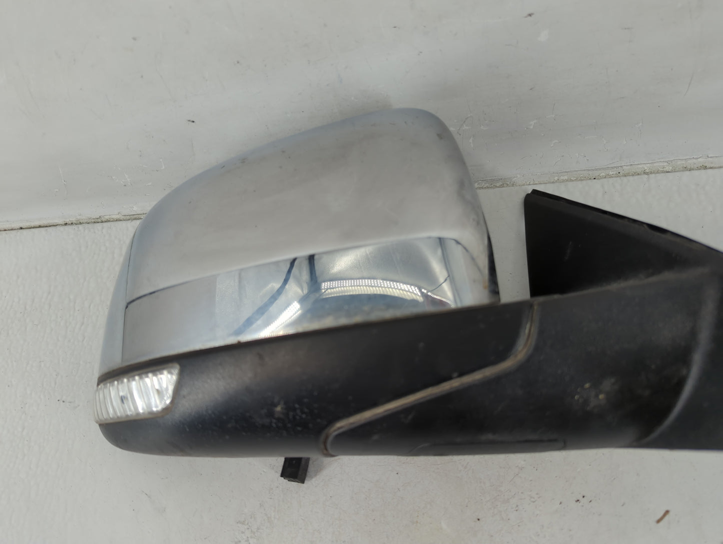 2011-2018 Jeep Grand Cherokee Passenger Side View Mirror - Right Door Mirror OEM Used - Oemusedautoparts1.com