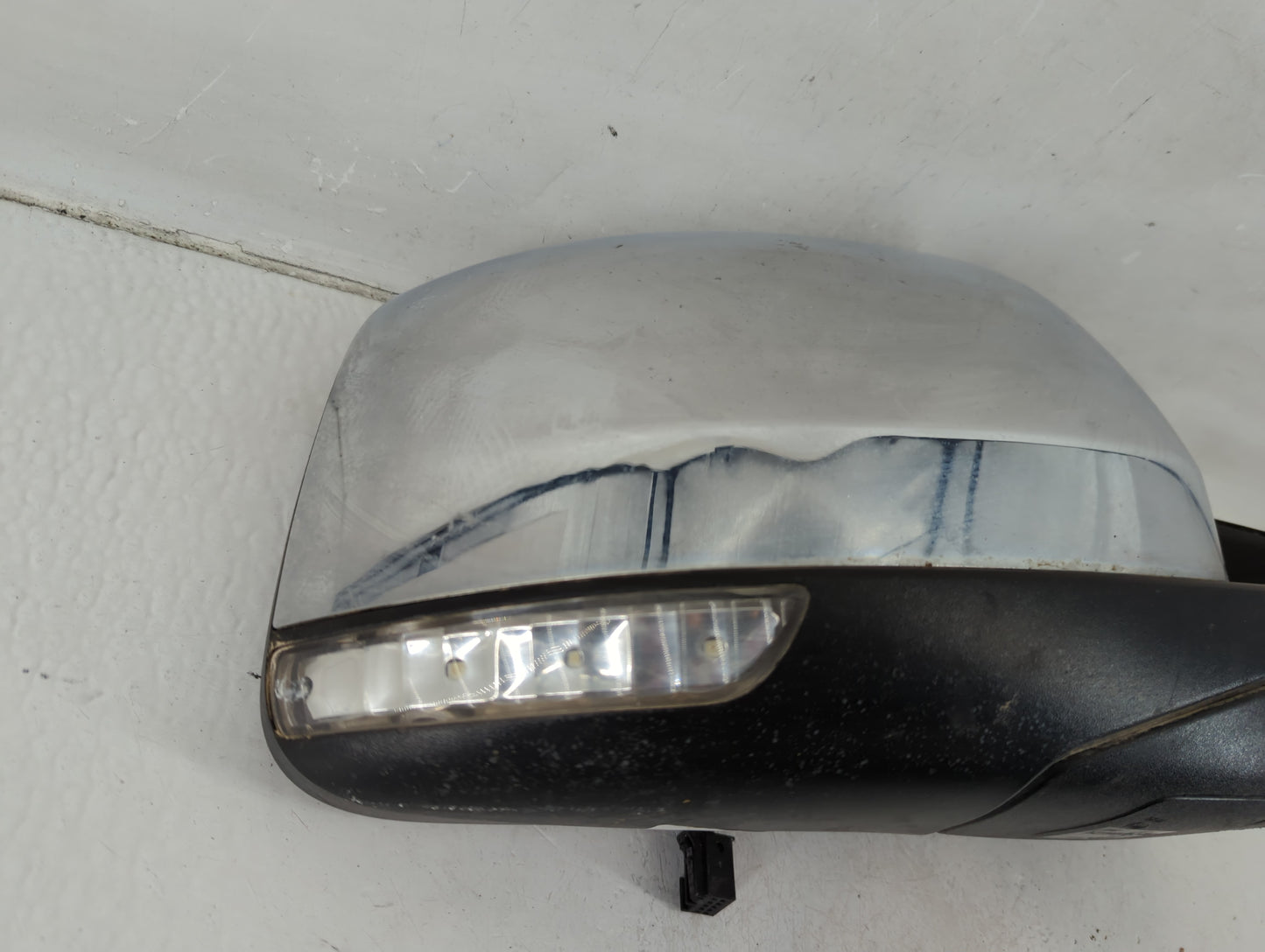 2011-2018 Jeep Grand Cherokee Passenger Side View Mirror - Right Door Mirror OEM Used - Oemusedautoparts1.com