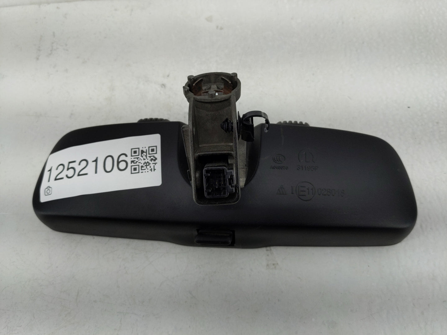 2014-2015 Jeep Grand Cherokee Interior Rear View Mirror Replacement OEM P/N:E11028018 Fits Fits 2014 2015 OEM Used Auto Part