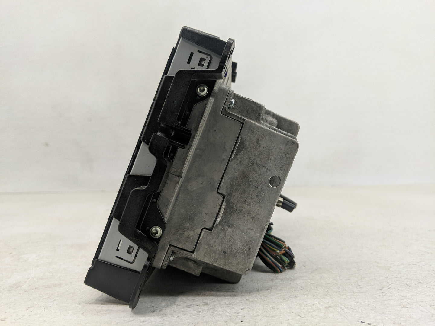 2014 Jeep Grand Cherokee Radio AM FM Cd Player Receiver Replacement P/N:6434C-BE2801 Fits OEM Used Auto Parts - Oemusedautop