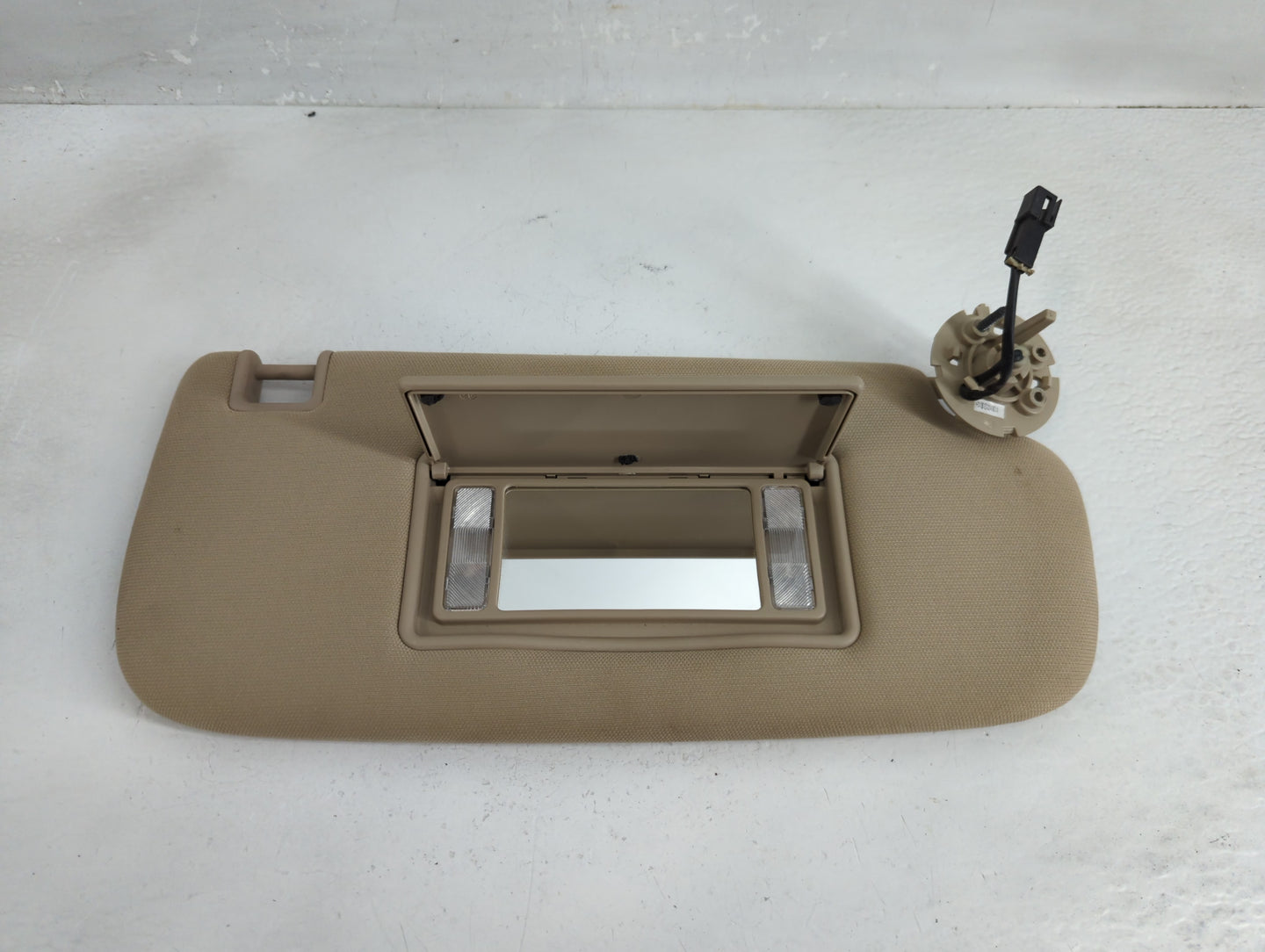 2014-2022 Jeep Grand Cherokee Sun Visor Shade Replacement Passenger Right Mirror Fits OEM Used Auto Parts - Oemusedautoparts