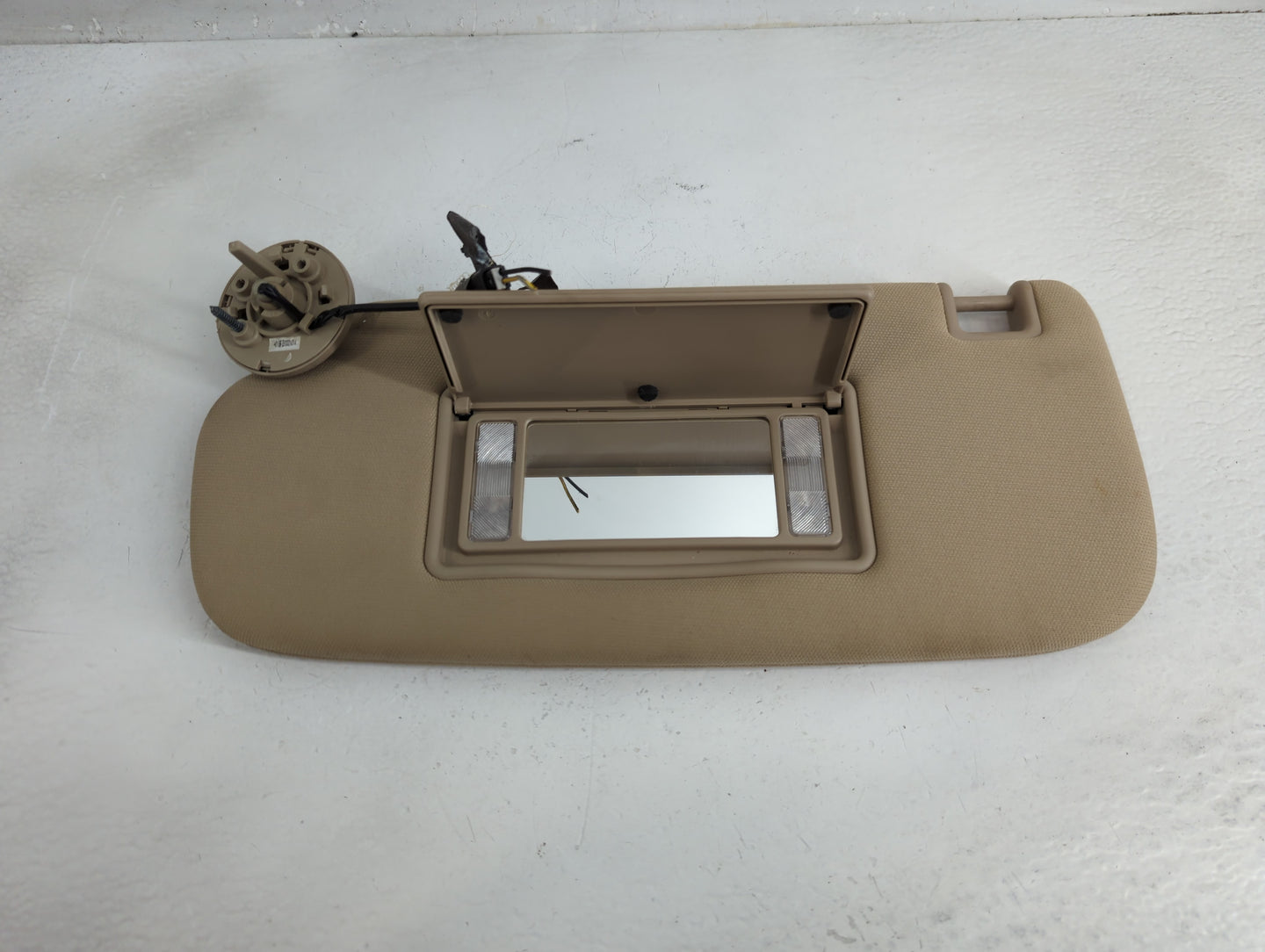 2014-2022 Jeep Grand Cherokee Sun Visor Shade Replacement Driver Left Mirror Fits OEM Used Auto Parts - Oemusedautoparts1.co