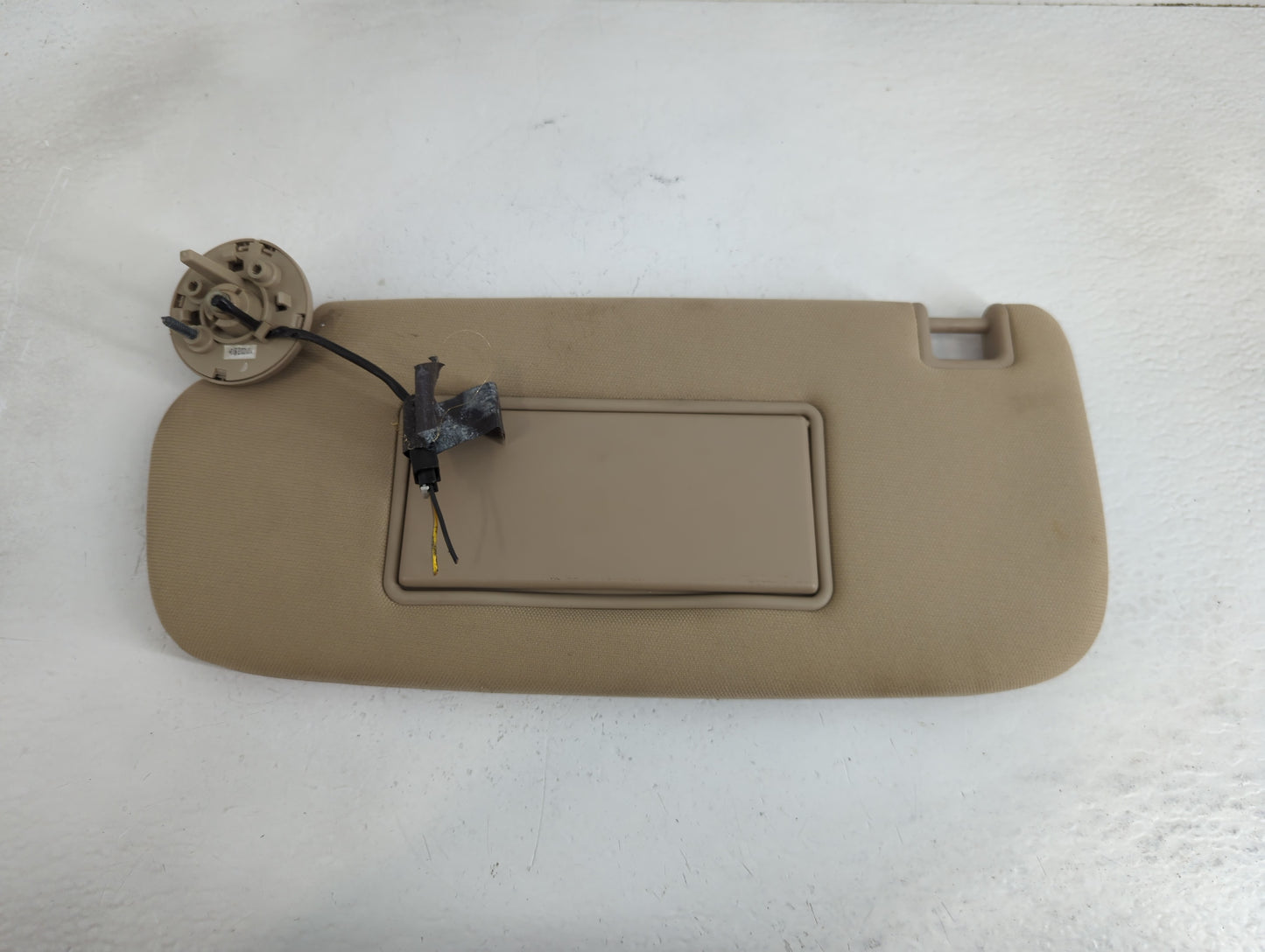 2014-2022 Jeep Grand Cherokee Sun Visor Shade Replacement Driver Left Mirror Fits OEM Used Auto Parts - Oemusedautoparts1.co