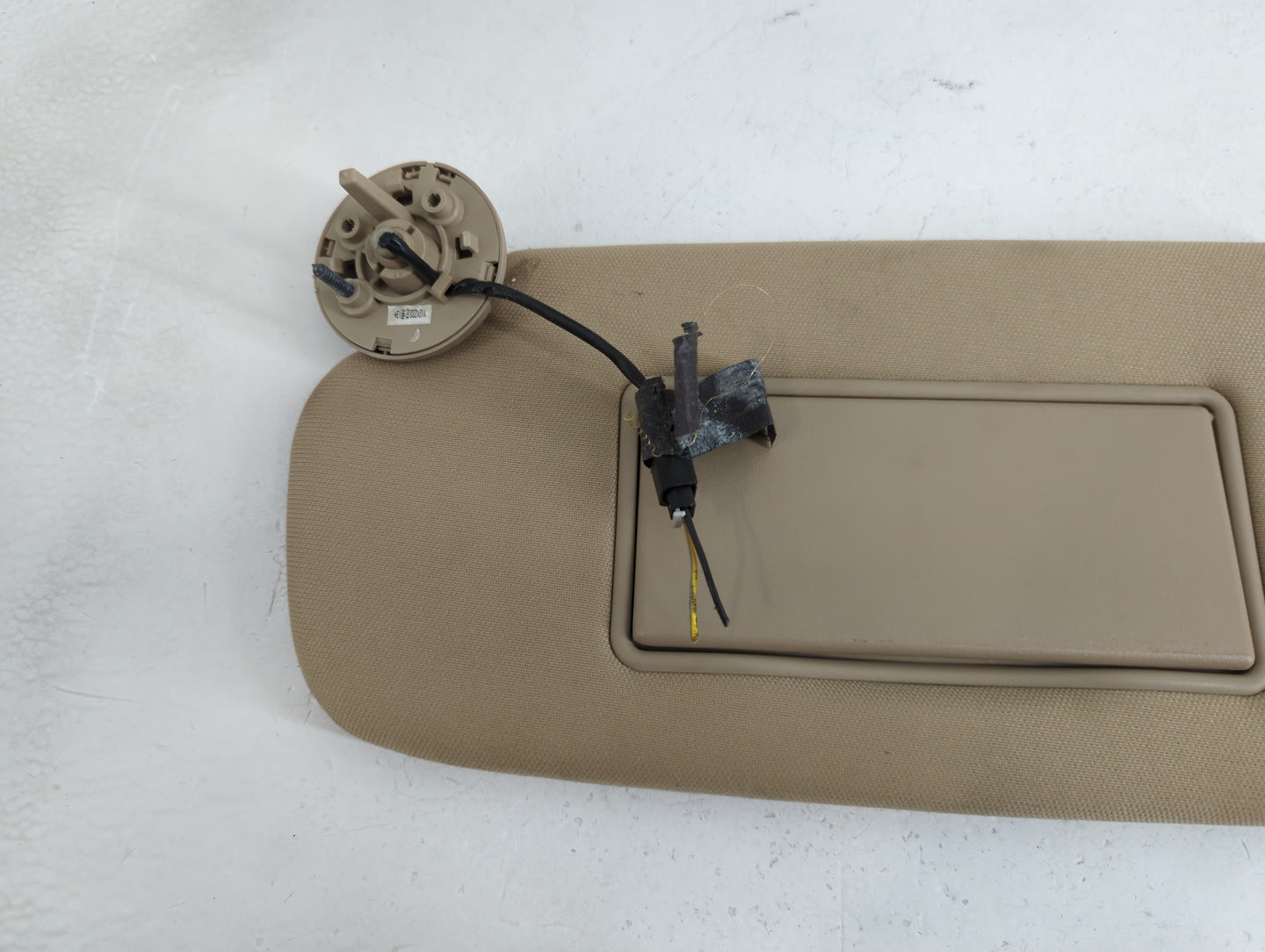 2014-2022 Jeep Grand Cherokee Sun Visor Shade Replacement Driver Left Mirror Fits OEM Used Auto Parts - Oemusedautoparts1.co