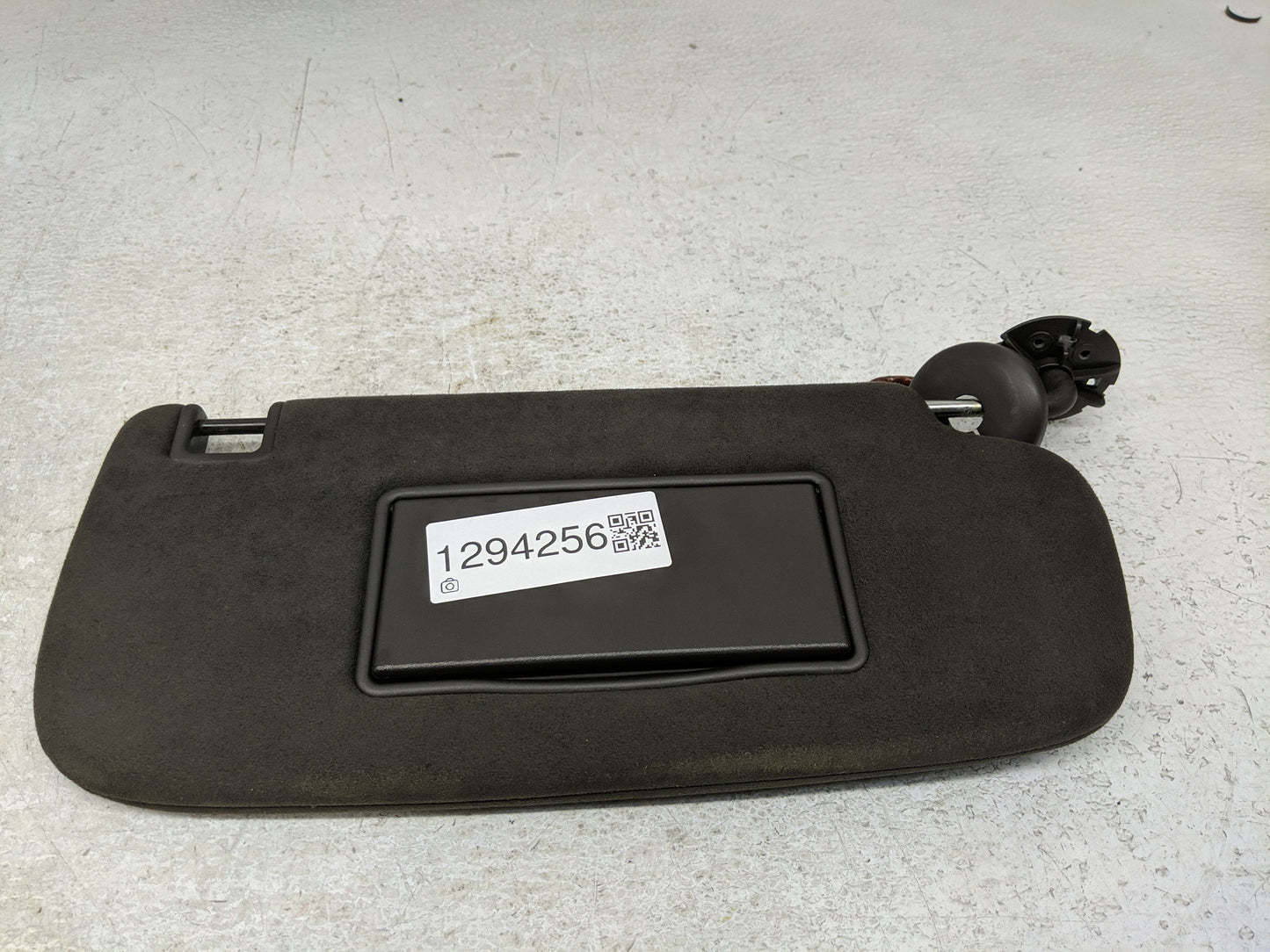 2014-2022 Jeep Grand Cherokee Sun Visor Shade Replacement Passenger Right Mirror Fits OEM Used Auto Parts - Oemusedautoparts
