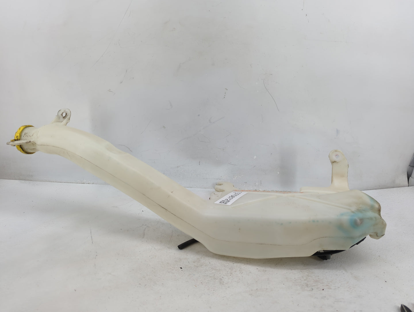 2011 Jeep Grand Cherokee Windshield Washer Fluid Reservoir Bottle Oem - Oemusedautoparts1.com