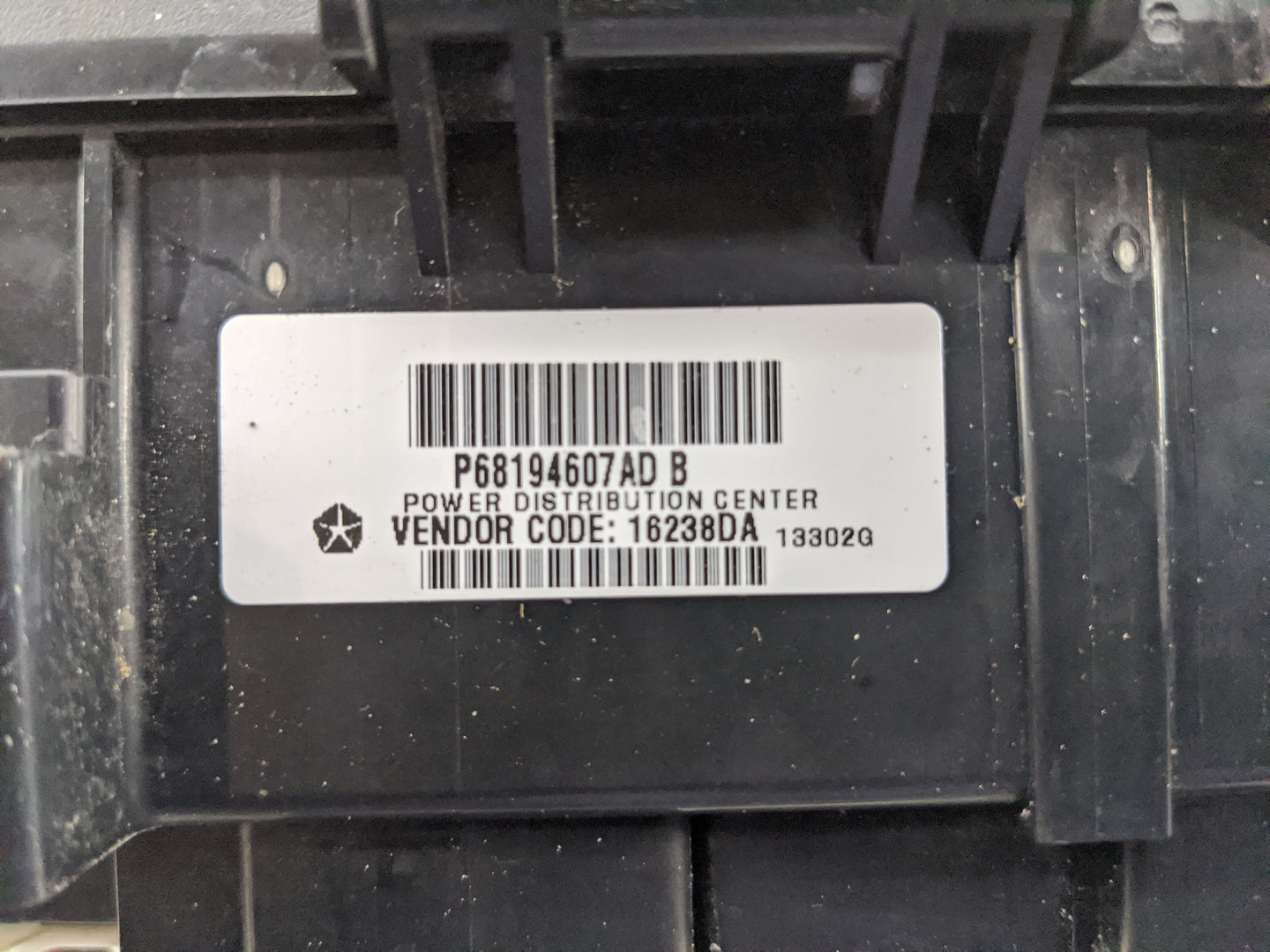 2014 Jeep Grand Cherokee Fusebox Fuse Box Panel Relay Module P/N:P68194607AD Fits OEM Used Auto Parts - Oemusedautoparts1.co