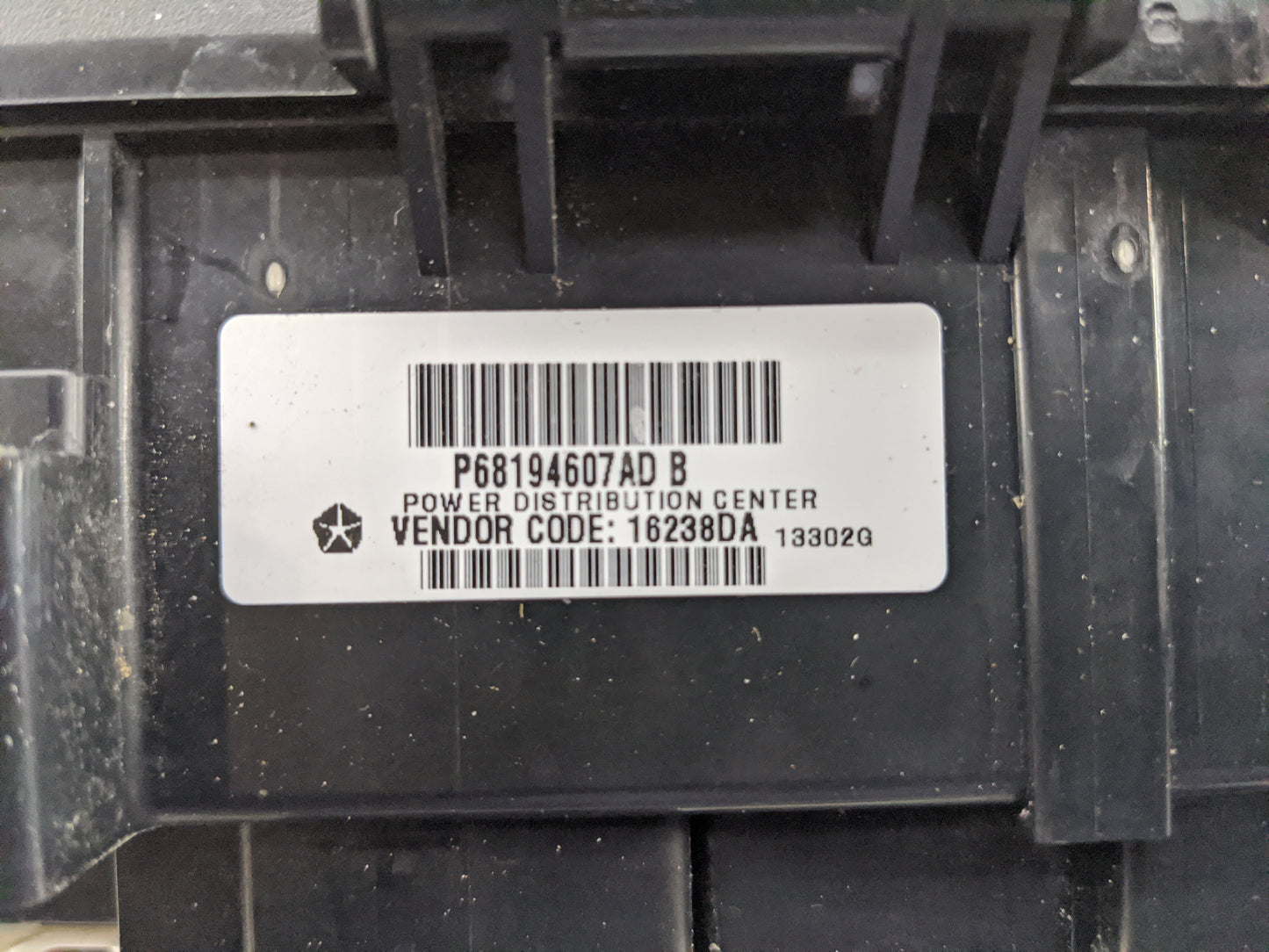 2014 Jeep Grand Cherokee Fusebox Fuse Box Panel Relay Module P/N:P68194607AD Fits OEM Used Auto Parts - Oemusedautoparts1.co