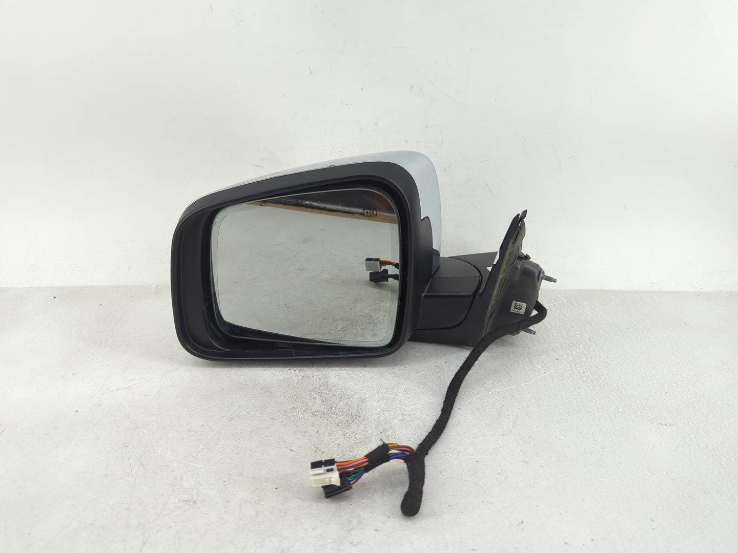 2016-2022 Jeep Grand Cherokee Driver Side View Mirror - Left Door Mirror OEM Used - Oemusedautoparts1.com