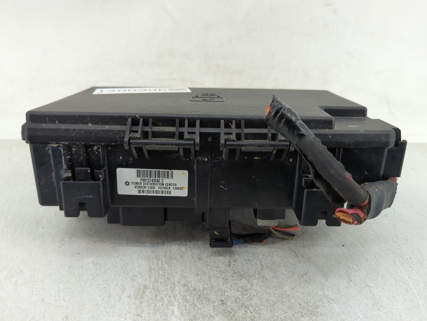 2014 Jeep Grand Cherokee Fusebox Fuse Box Panel Relay Module P/N:68137439AC Fits OEM Used Auto Parts - Oemusedautoparts1.com