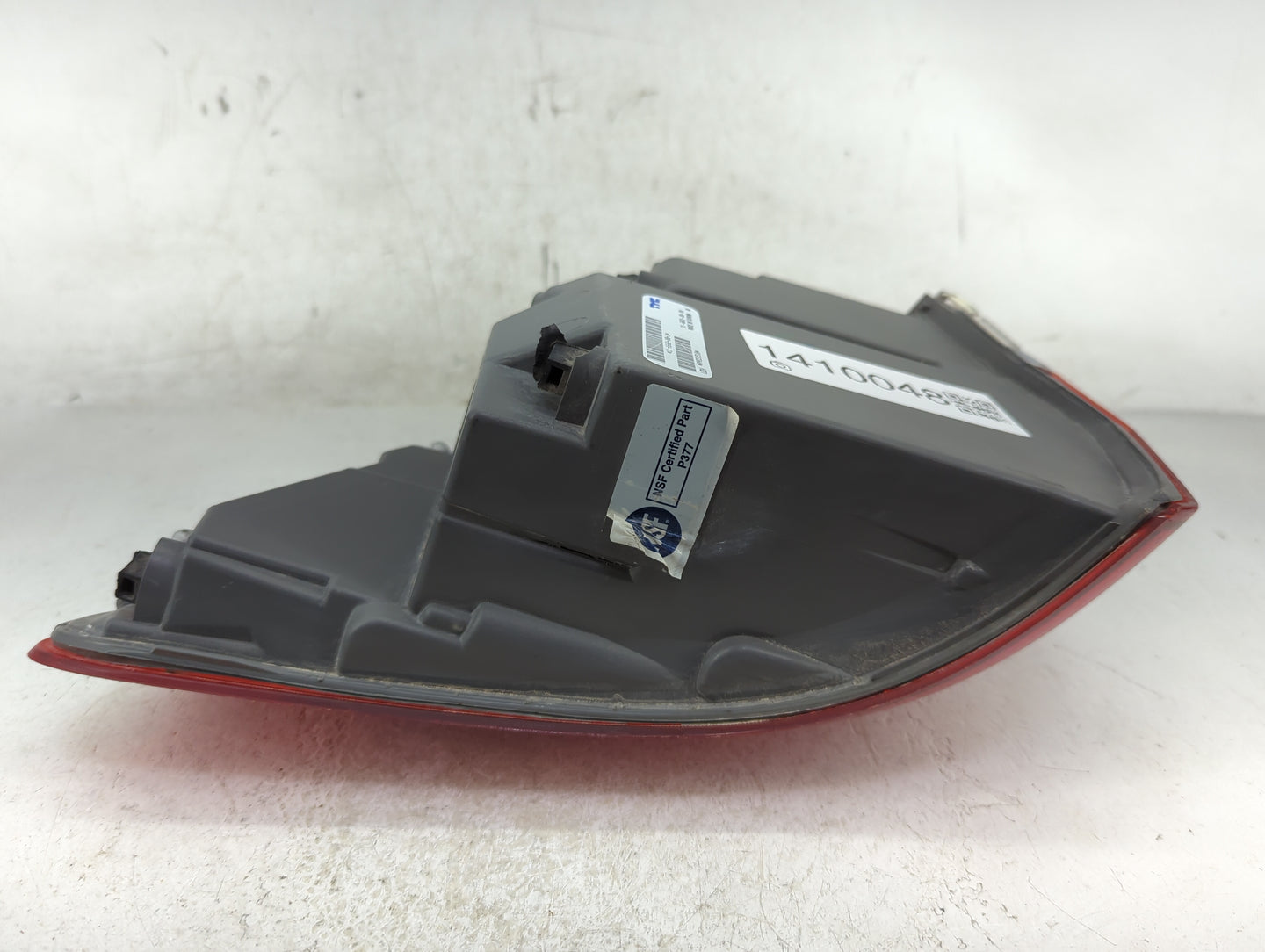 2015-2021 Jeep Grand Cherokee Tail Light Assembly Driver Left OEM P/N:68110017AE Fits Fits 2015 2016 2017 2018 2019 2020 202