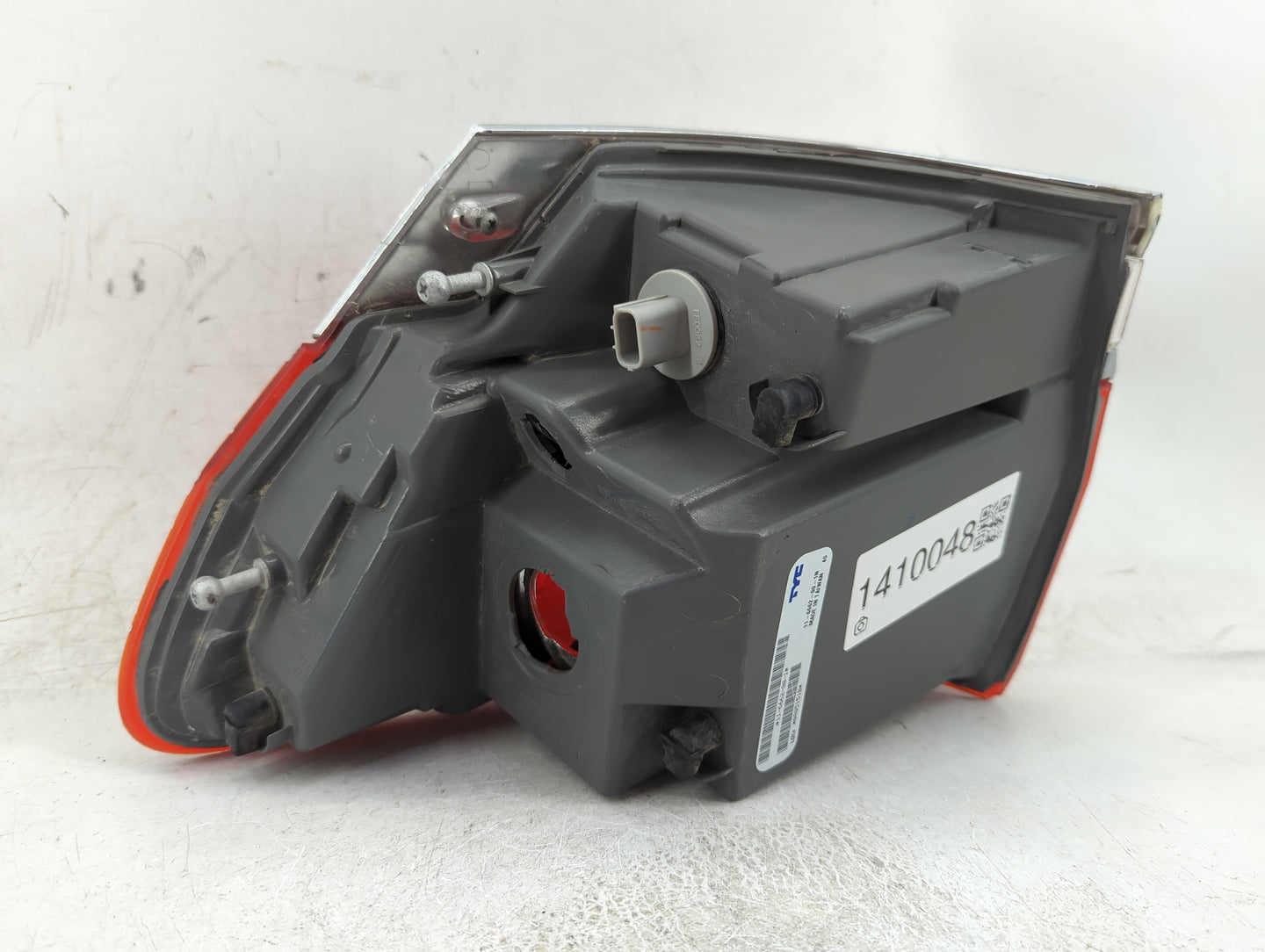 2015-2021 Jeep Grand Cherokee Tail Light Assembly Driver Left OEM P/N:68110017AE Fits Fits 2015 2016 2017 2018 2019 2020 202