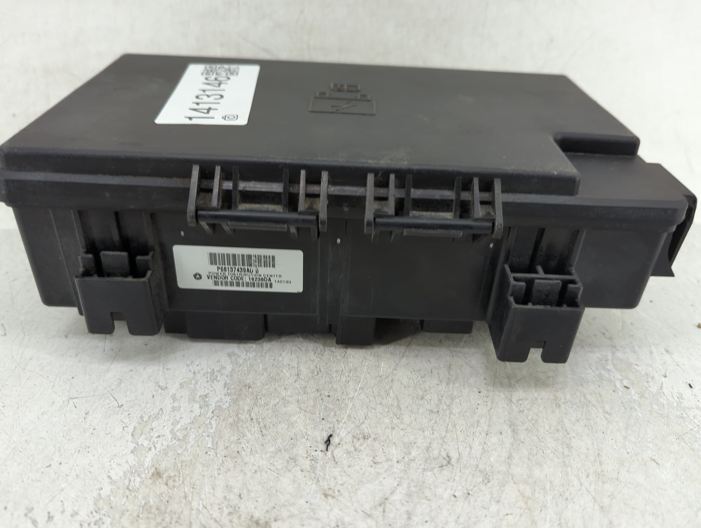 2014 Jeep Grand Cherokee Fusebox Fuse Box Panel Relay Module Fits OEM Used Auto Parts - Oemusedautoparts1.com