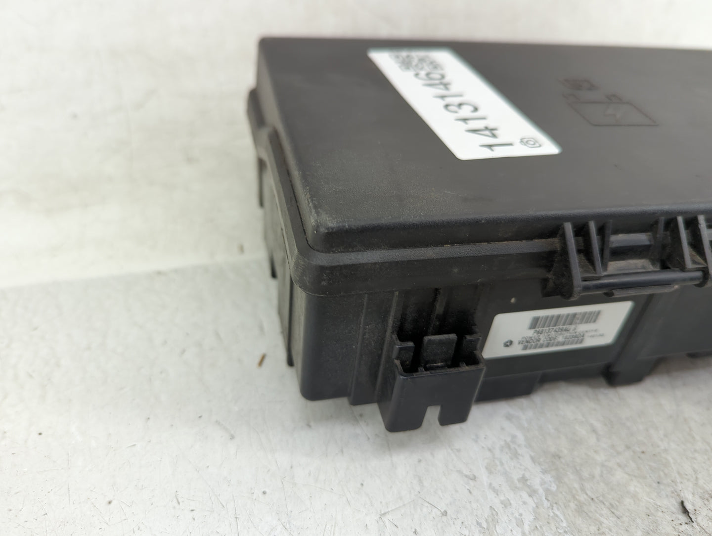 2014 Jeep Grand Cherokee Fusebox Fuse Box Panel Relay Module Fits OEM Used Auto Parts - Oemusedautoparts1.com