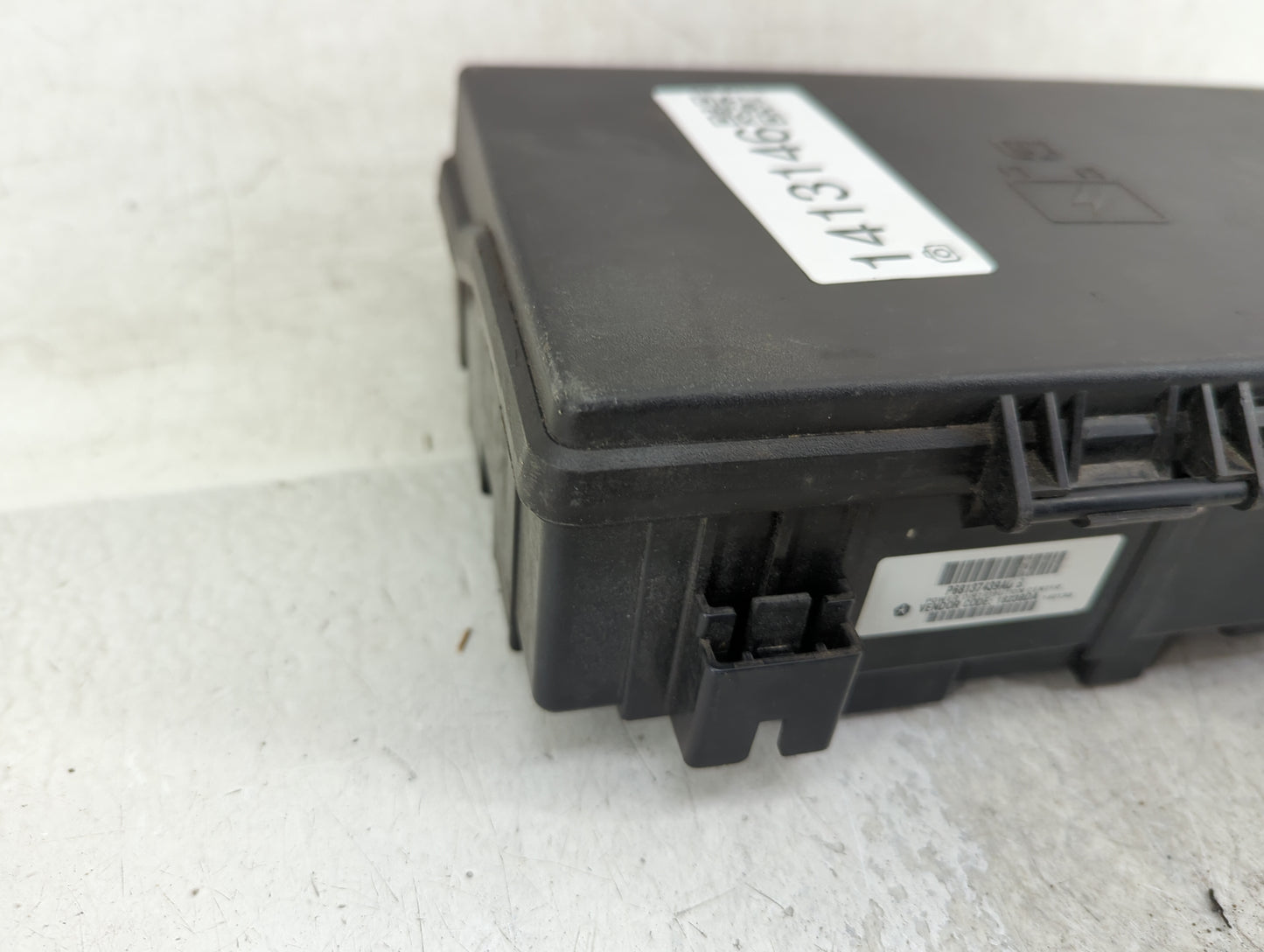 2014 Jeep Grand Cherokee Fusebox Fuse Box Panel Relay Module Fits OEM Used Auto Parts - Oemusedautoparts1.com