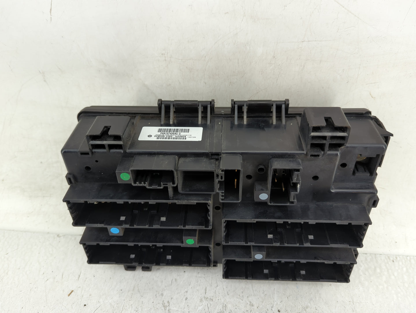 2014 Jeep Grand Cherokee Fusebox Fuse Box Panel Relay Module Fits OEM Used Auto Parts - Oemusedautoparts1.com