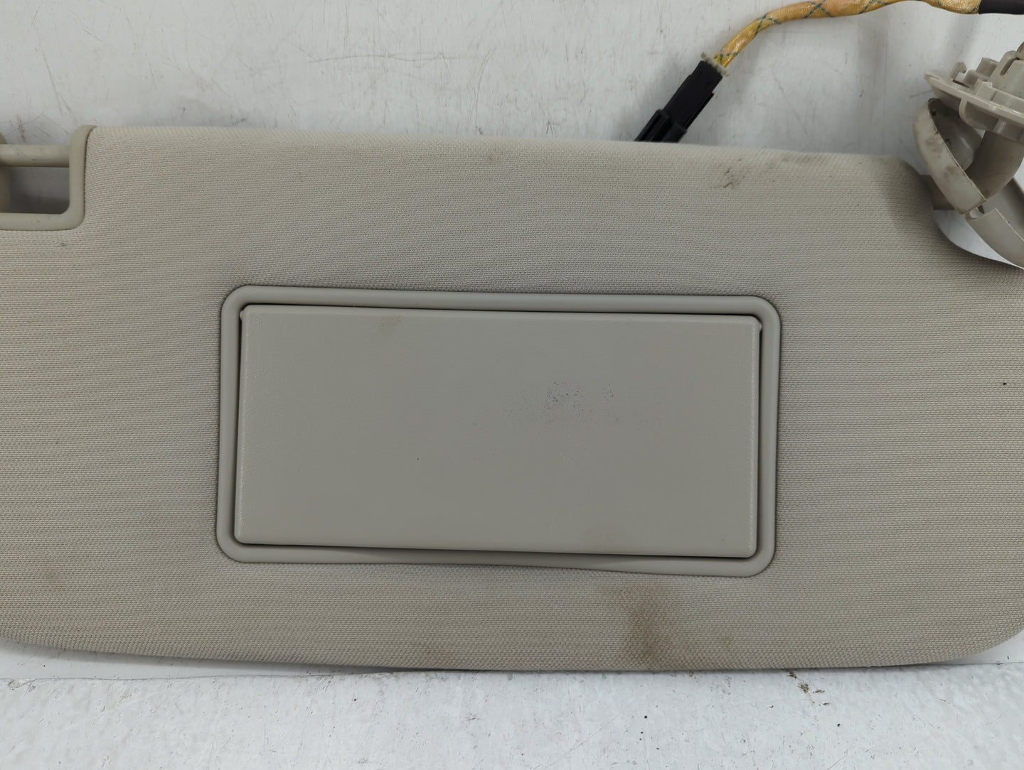 2014 Jeep Grand Cherokee Sun Visor Shade Replacement Passenger Right Mirror Fits OEM Used Auto Parts - Oemusedautoparts1.com