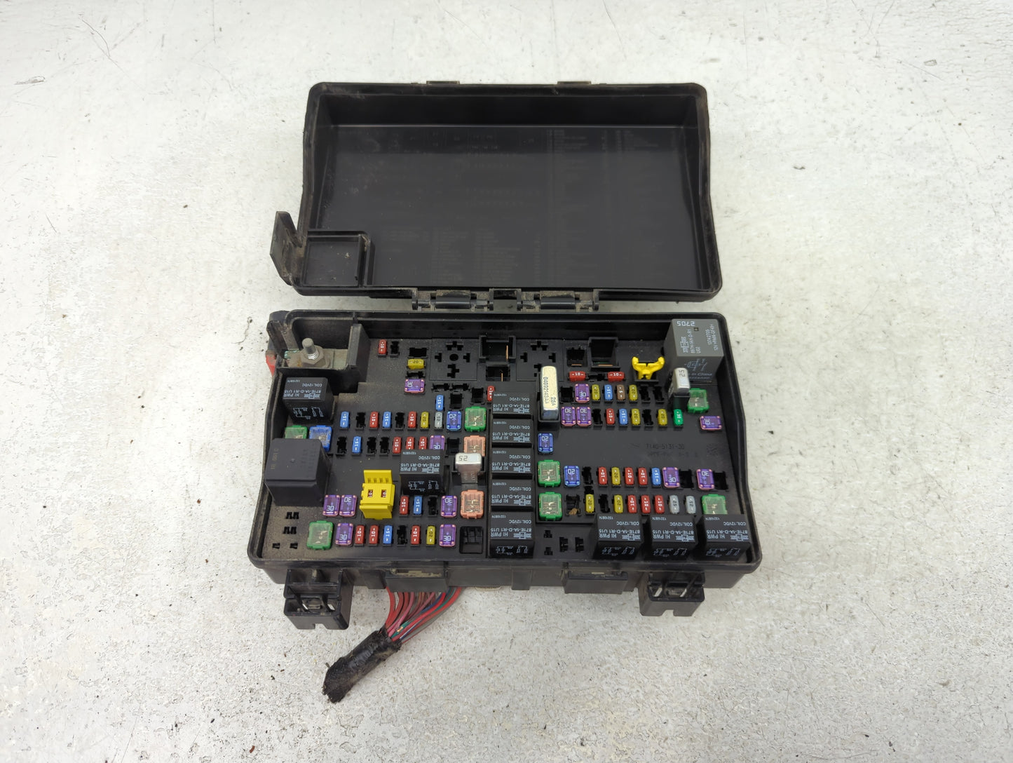 2014 Jeep Grand Cherokee Fusebox Fuse Box Panel Relay Module P/N:7140-1980-30 68194607AD Fits OEM Used Auto Parts - Oemuseda