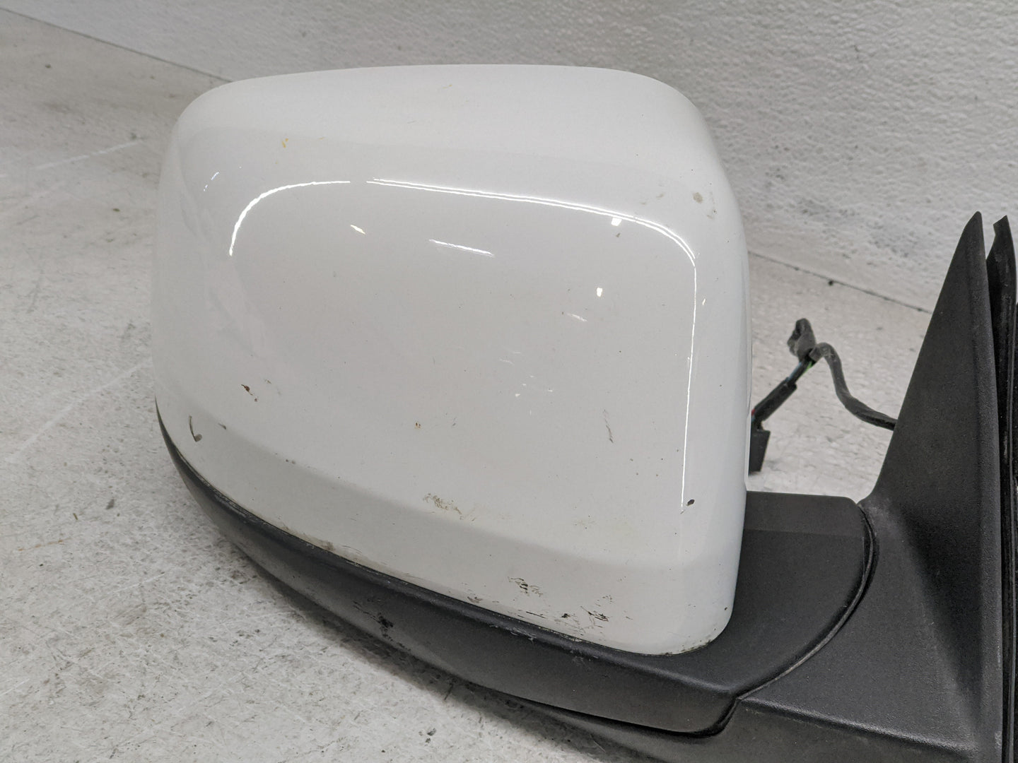 2011-2022 Jeep Grand Cherokee Passenger Side View Mirror - Right Door Mirror OEM Used - Oemusedautoparts1.com
