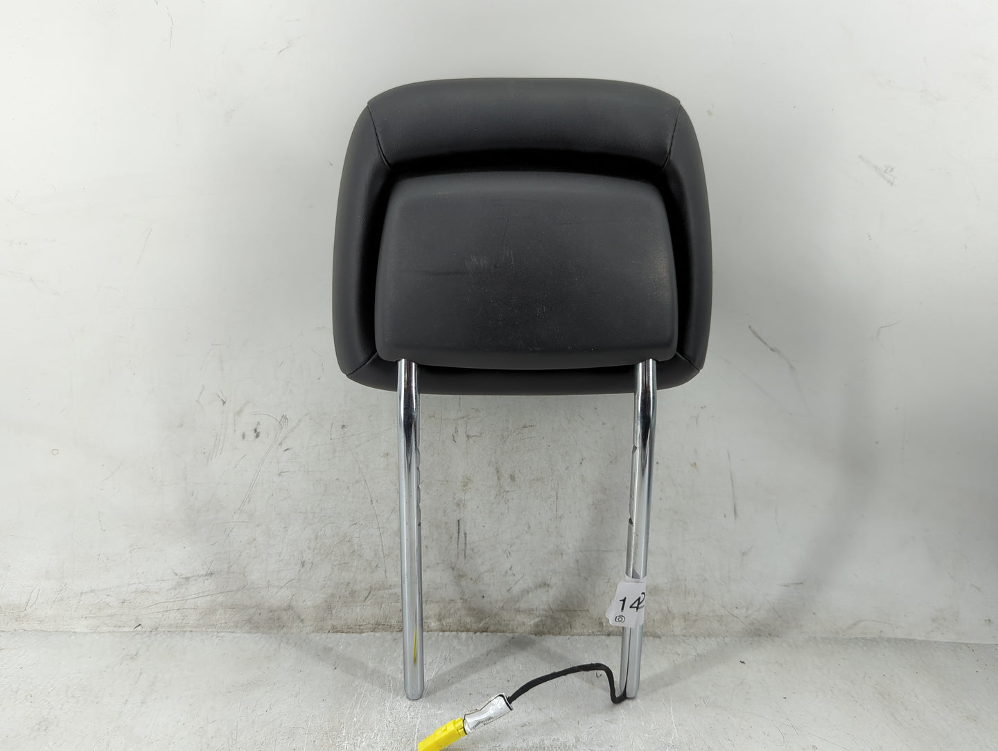 2014 Jeep Grand Cherokee Headrest Head Rest Front Driver Passenger Seat - Oemusedautoparts1.com