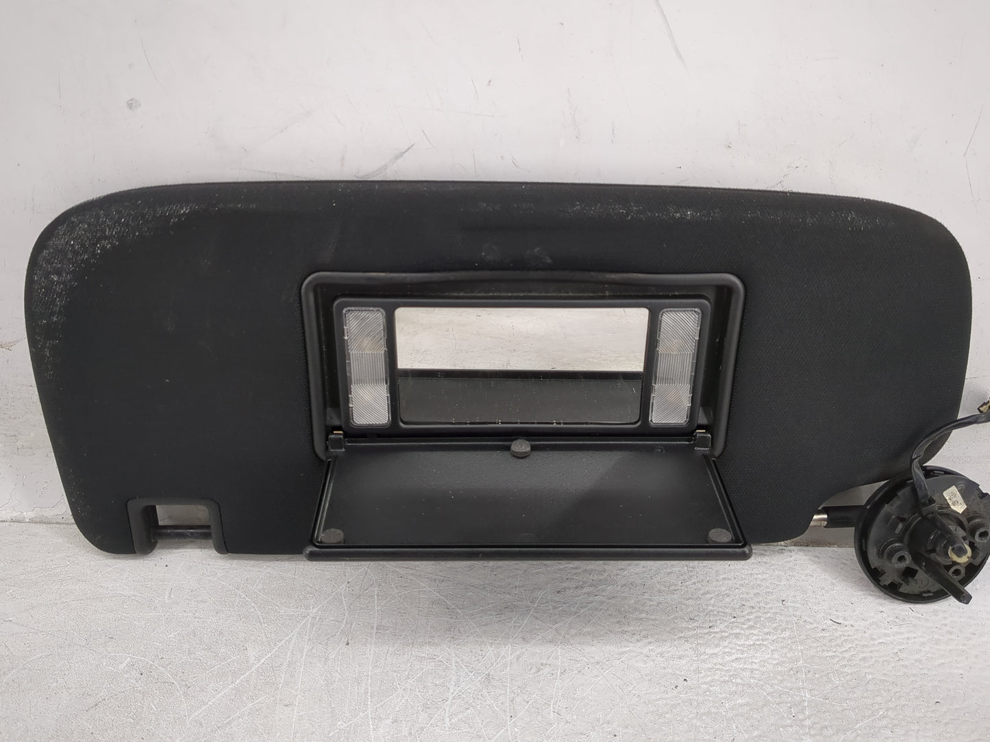 2014-2022 Jeep Grand Cherokee Sun Visor Shade Replacement Driver Left Mirror Fits OEM Used Auto Parts - Oemusedautoparts1.co