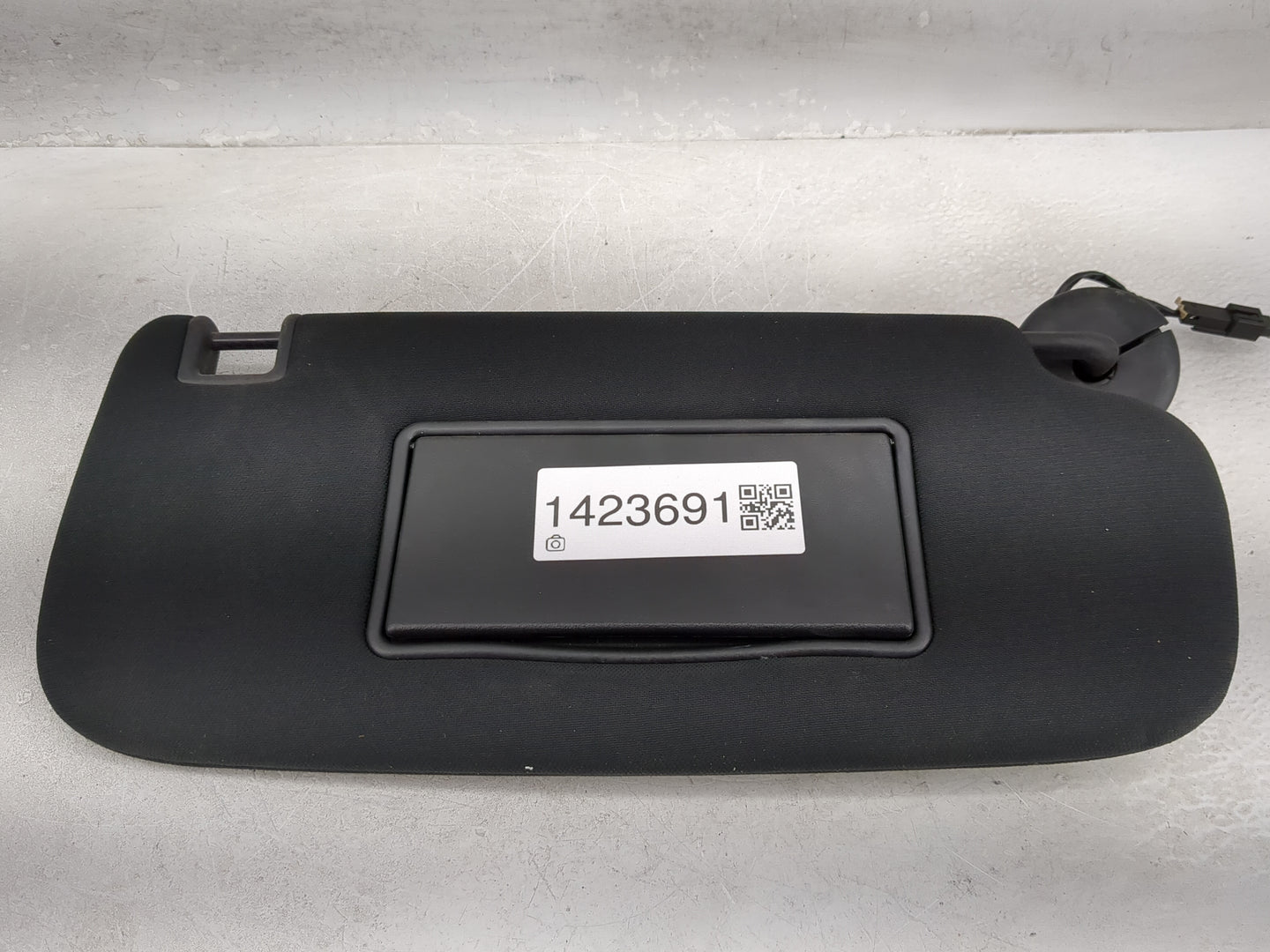 2014-2022 Jeep Grand Cherokee Sun Visor Shade Replacement Passenger Right Mirror Fits OEM Used Auto Parts - Oemusedautoparts