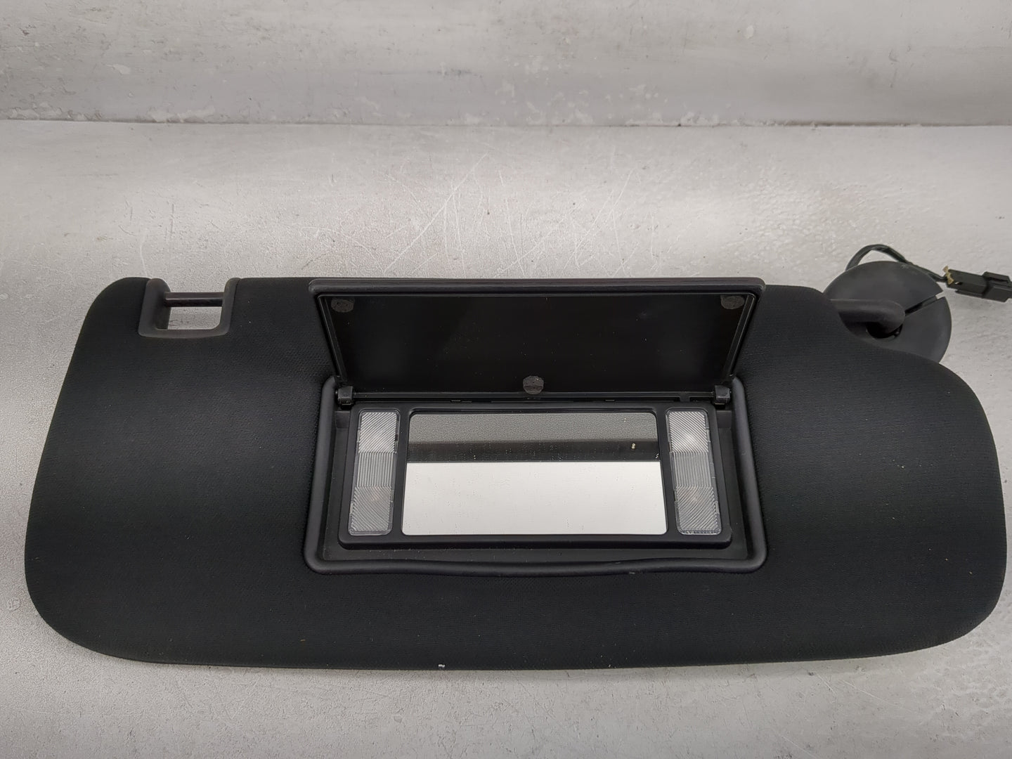 2014-2022 Jeep Grand Cherokee Sun Visor Shade Replacement Passenger Right Mirror Fits OEM Used Auto Parts - Oemusedautoparts