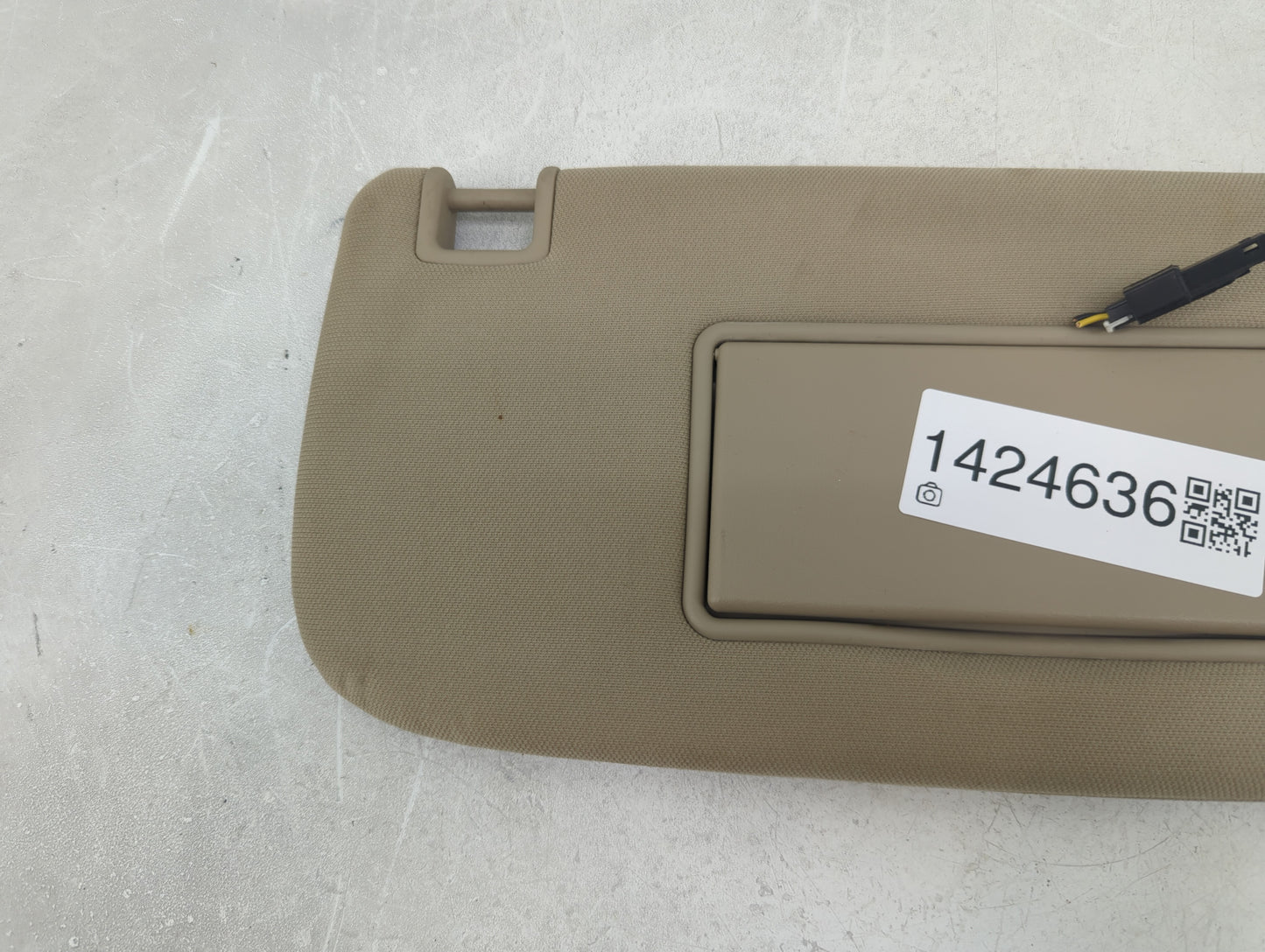 2014-2022 Jeep Grand Cherokee Sun Visor Shade Replacement Passenger Right Mirror Fits OEM Used Auto Parts - Oemusedautoparts