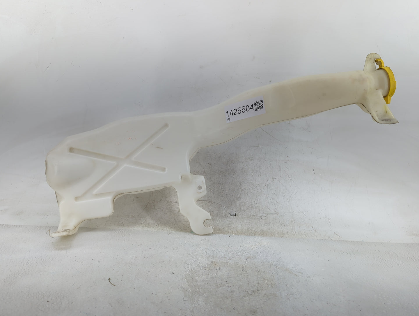 2014 Jeep Grand Cherokee Windshield Washer Fluid Reservoir Bottle Oem - Oemusedautoparts1.com