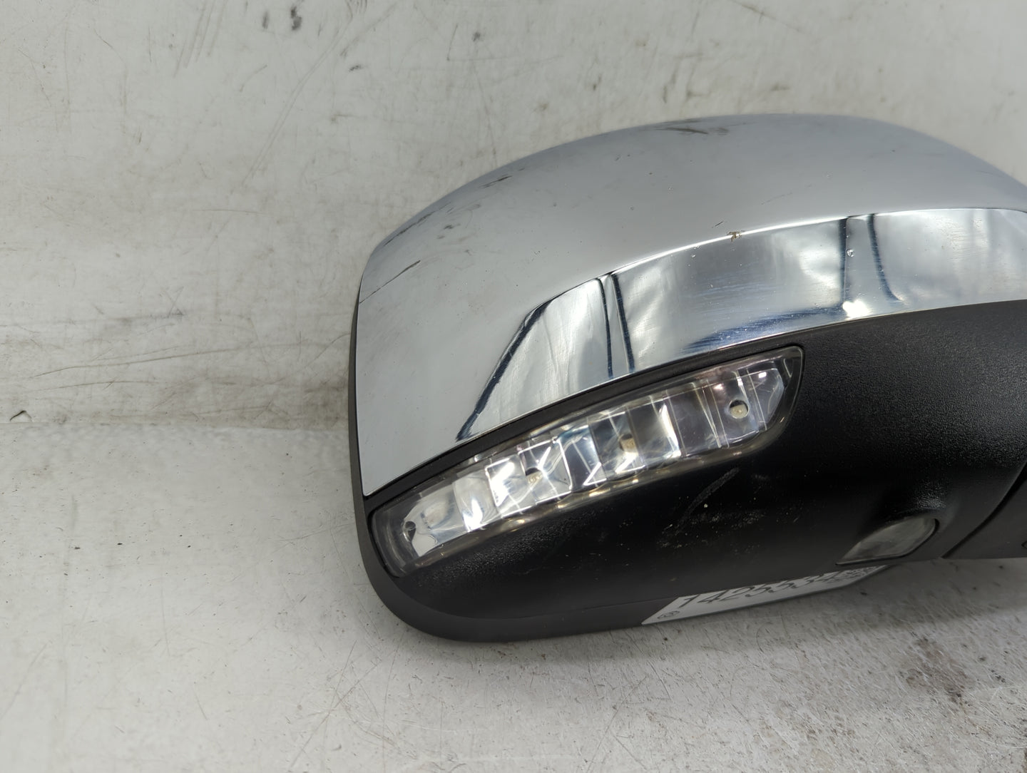 2014-2018 Jeep Grand Cherokee Passenger Side View Mirror - Right Door Mirror OEM Used - Oemusedautoparts1.com
