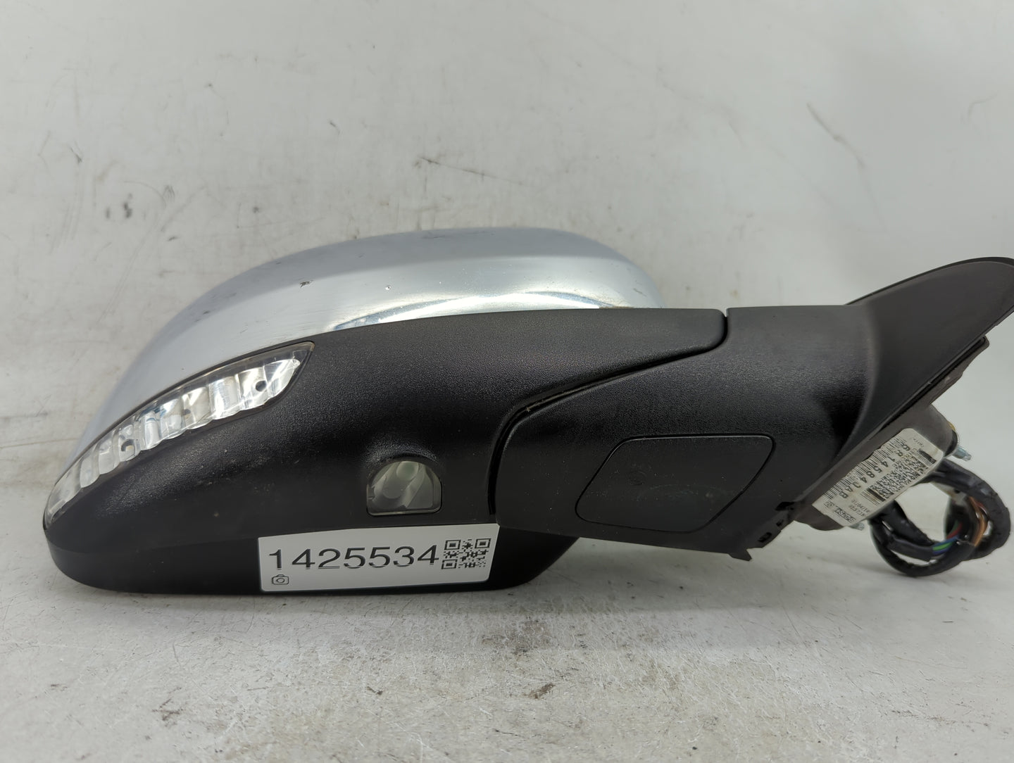 2014-2018 Jeep Grand Cherokee Passenger Side View Mirror - Right Door Mirror OEM Used - Oemusedautoparts1.com