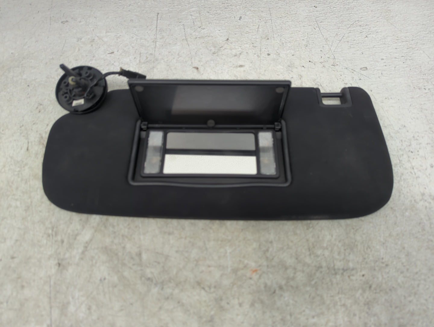 2014-2022 Jeep Grand Cherokee Sun Visor Shade Replacement Driver Left Mirror Fits OEM Used Auto Parts - Oemusedautoparts1.co