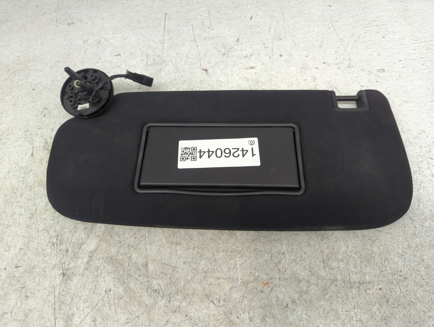 2014-2022 Jeep Grand Cherokee Sun Visor Shade Replacement Driver Left Mirror Fits OEM Used Auto Parts - Oemusedautoparts1.co