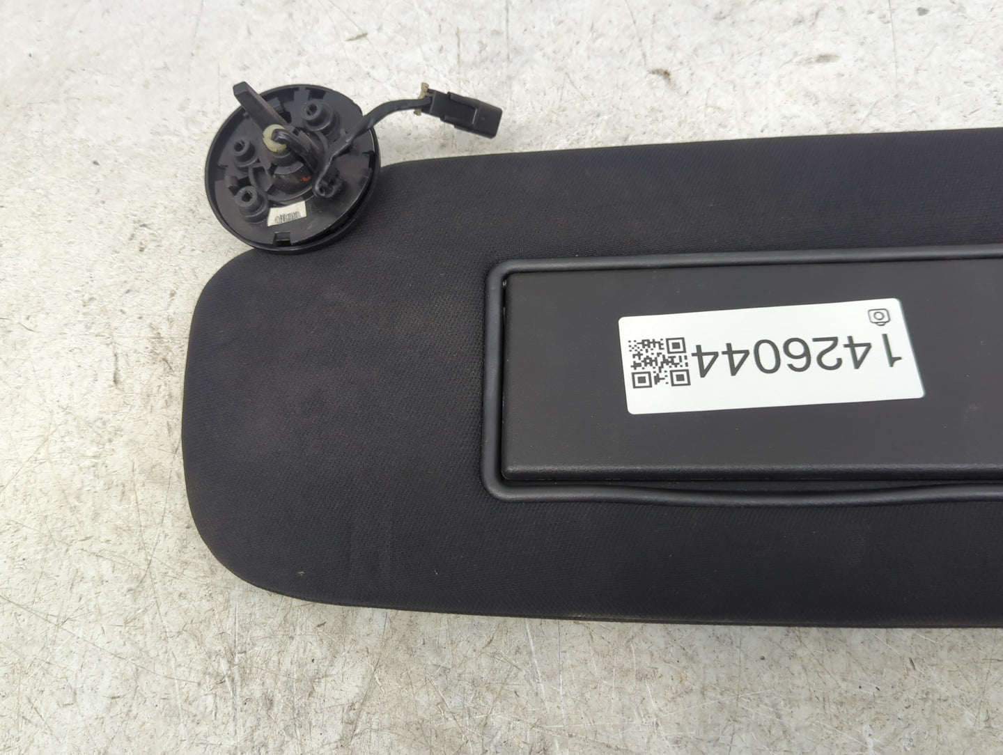 2014-2022 Jeep Grand Cherokee Sun Visor Shade Replacement Driver Left Mirror Fits OEM Used Auto Parts - Oemusedautoparts1.co
