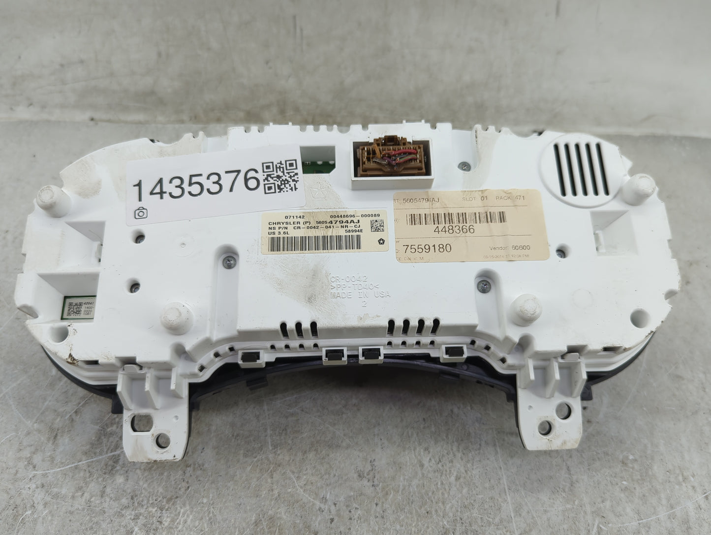 2014 Jeep Grand Cherokee Instrument Cluster Speedometer Gauges P/N:56054794AJ 05070227B9R Fits OEM Used Auto Parts - Oemused