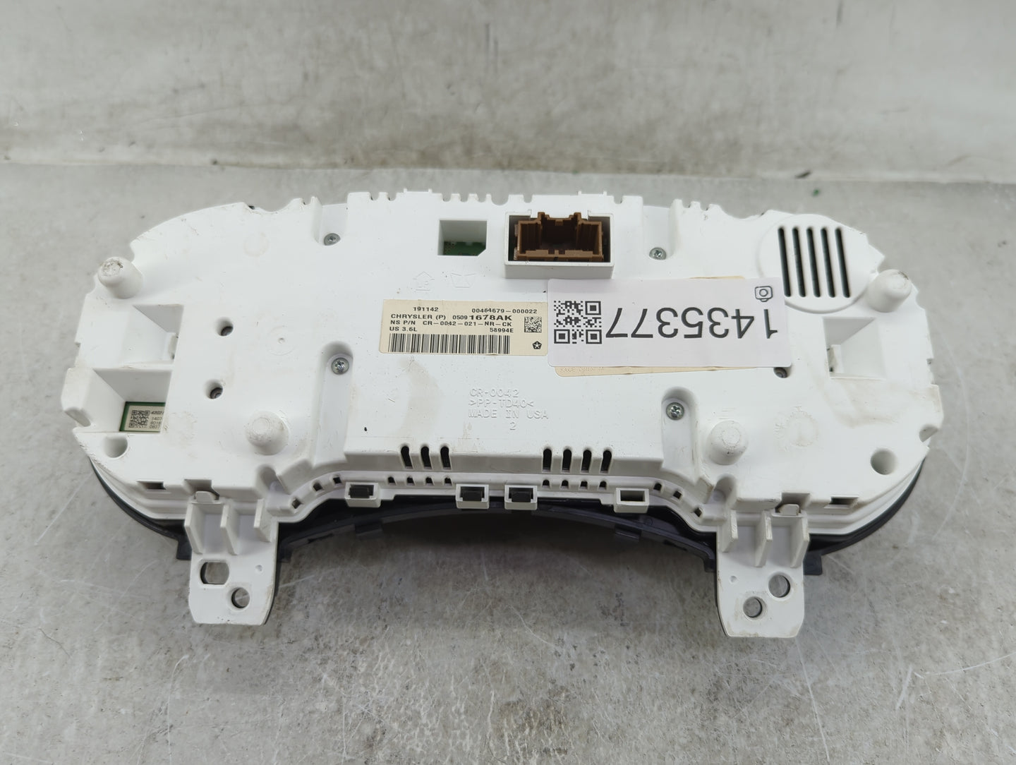 2014 Jeep Grand Cherokee Instrument Cluster Speedometer Gauges P/N:05070227B9R Fits OEM Used Auto Parts - Oemusedautoparts1.