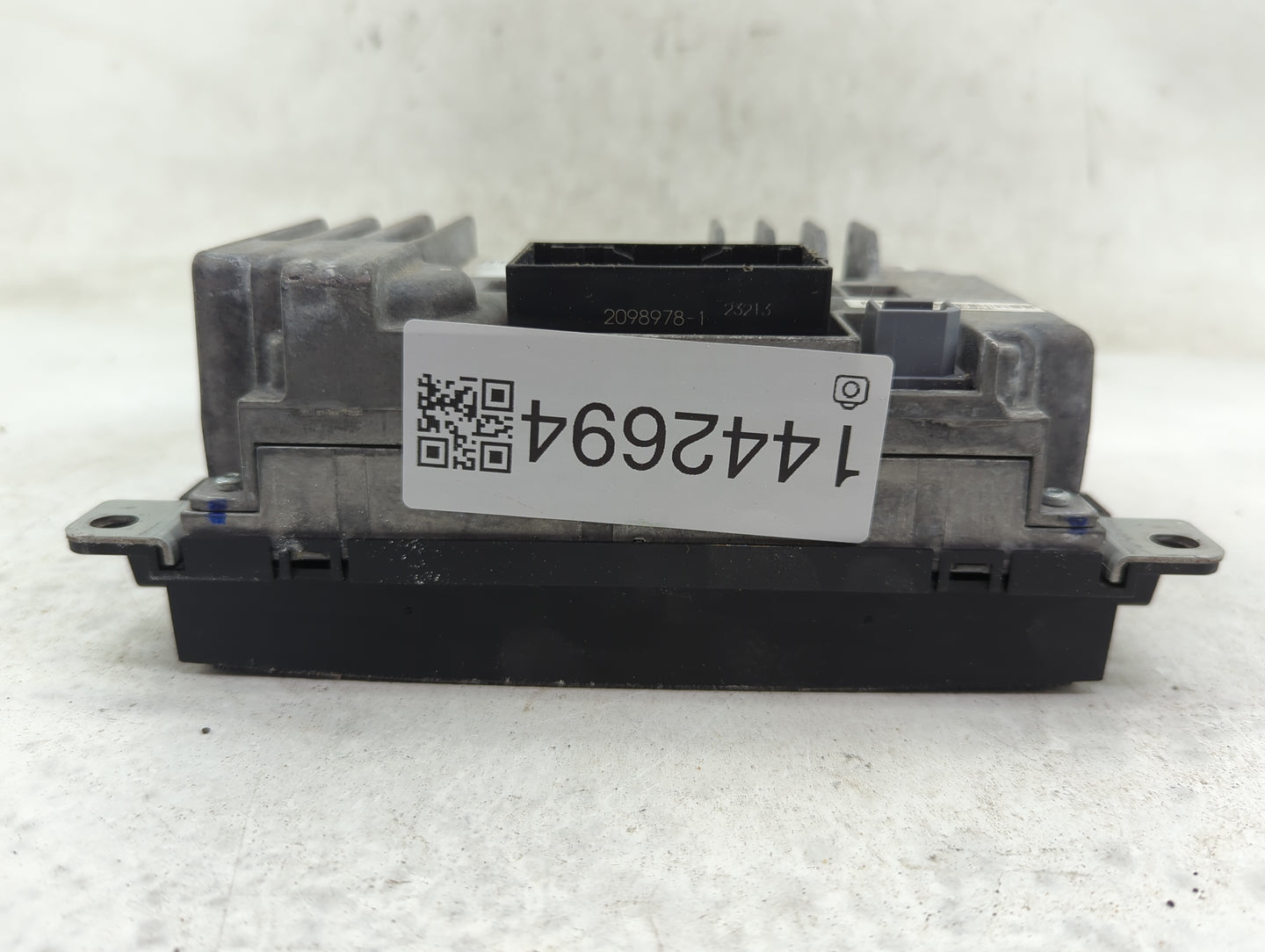 2014 Jeep Grand Cherokee Radio AM FM Cd Player Receiver Replacement P/N:P05091831AE 68224568AE, VP3rNA, 26670-2 Fits OEM Use
