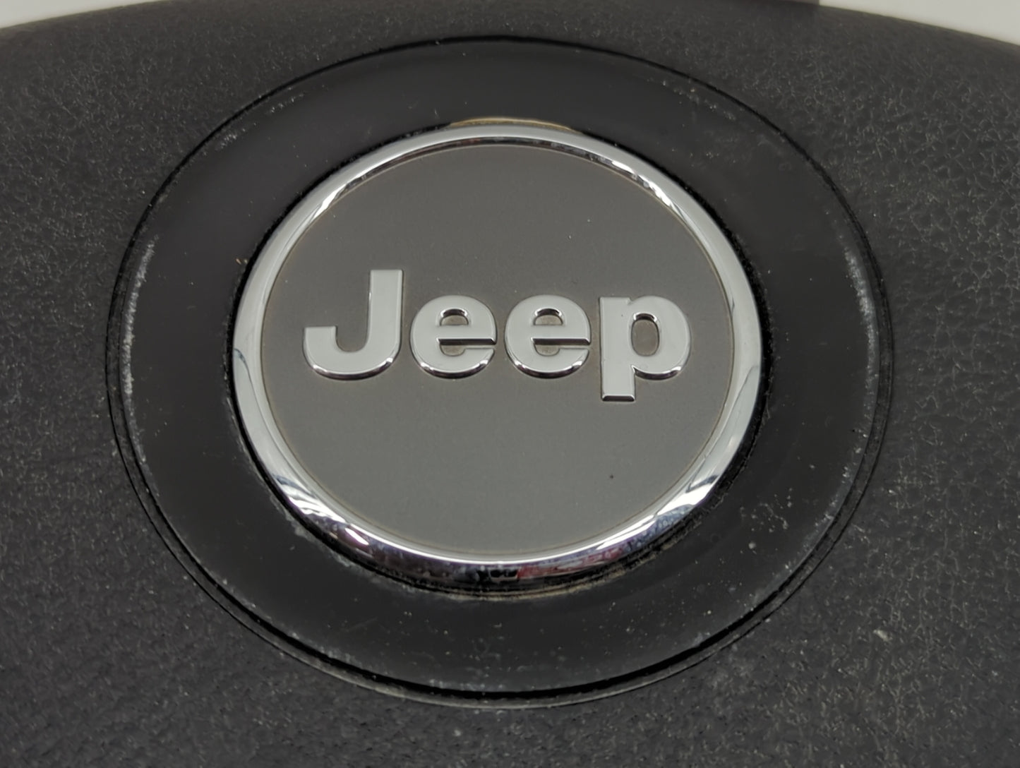 2014-2015 Jeep Grand Cherokee Air Bag Driver Left Steering Wheel Mounted 1466057 - Oemusedautoparts1.com
